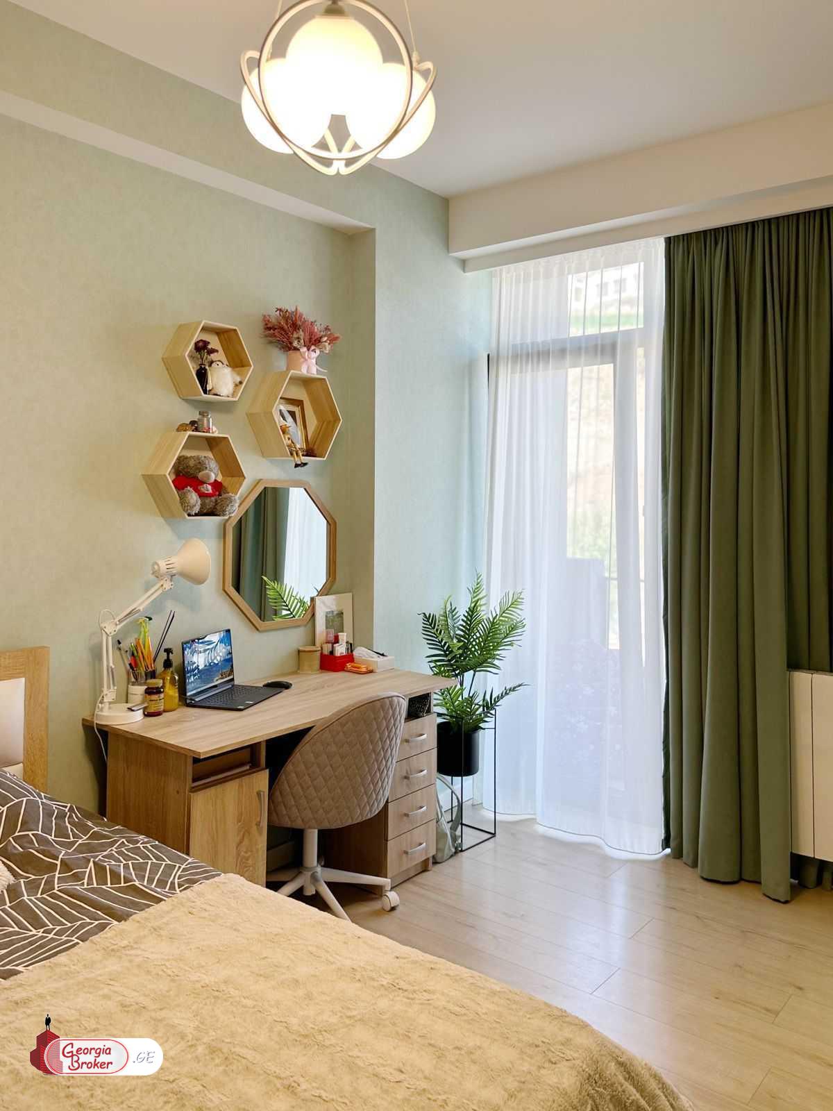 продается квартира с новым ремонтом 3-комнаты