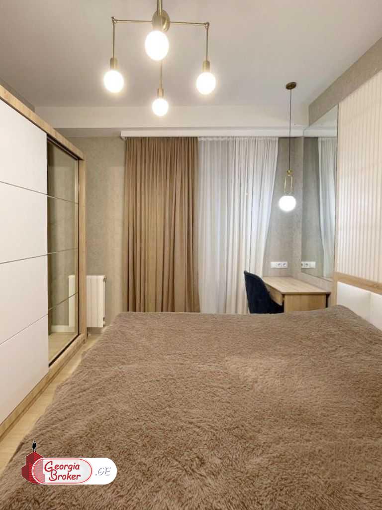 продается квартира с новым ремонтом 3-комнаты