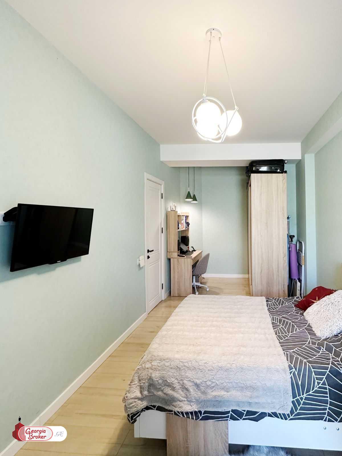 продается квартира с новым ремонтом 3-комнаты