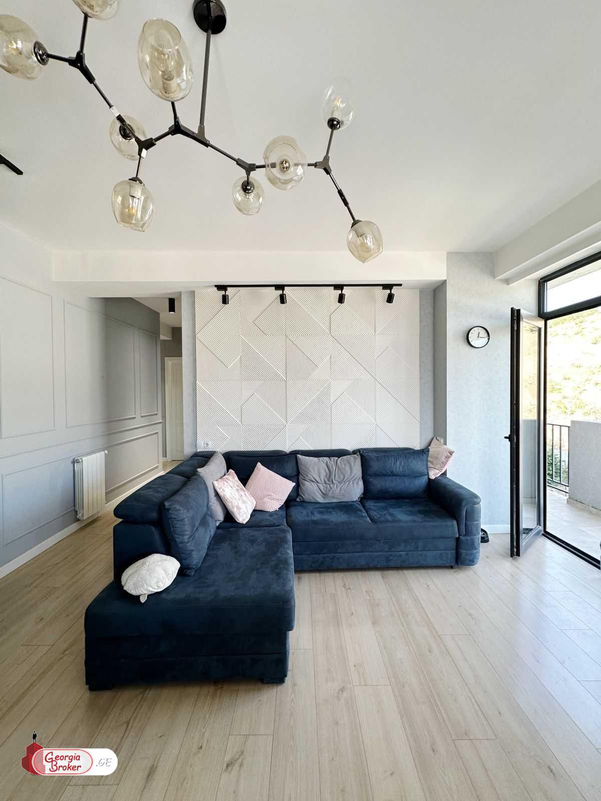 продается квартира с новым ремонтом 3-комнаты