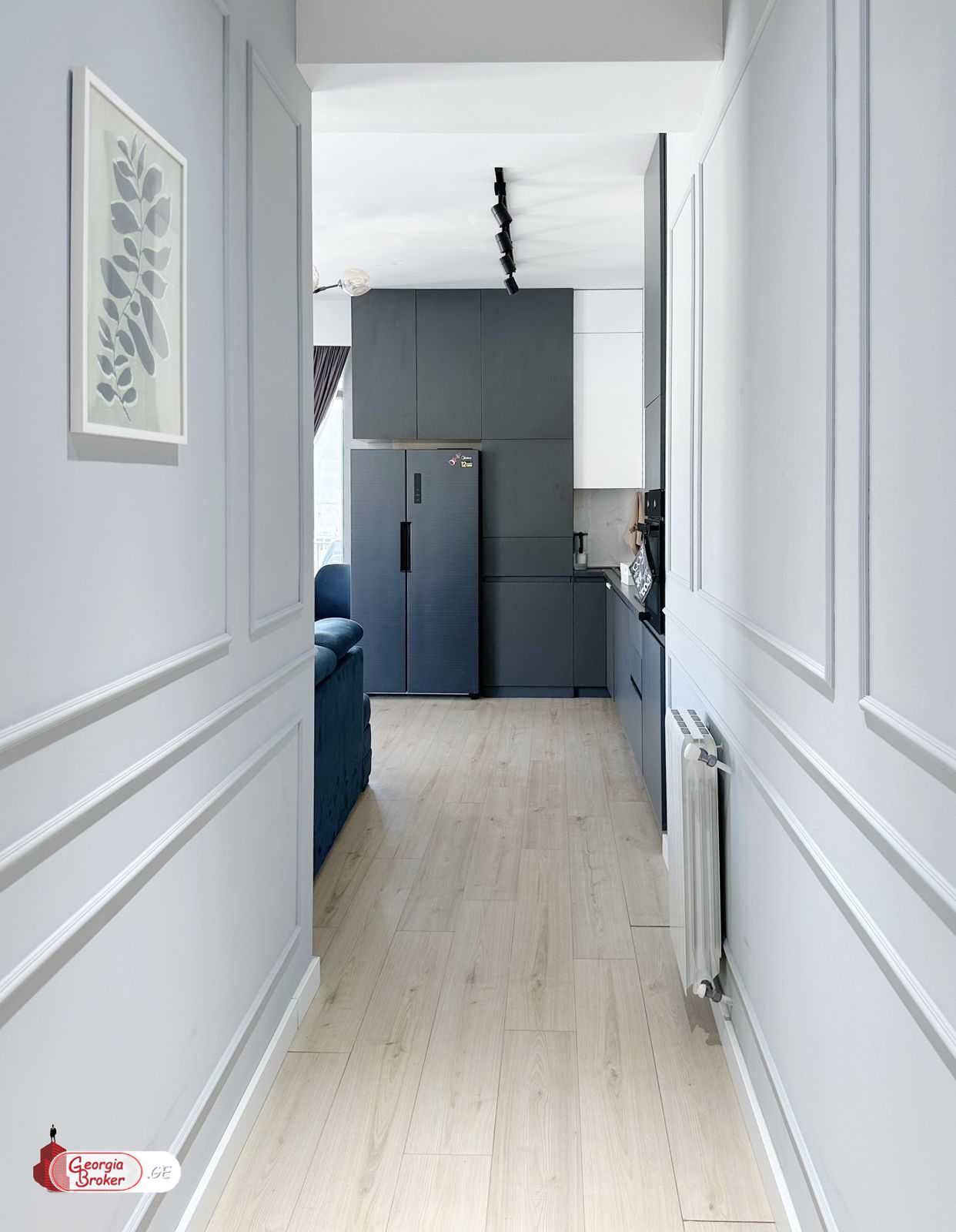 продается квартира с новым ремонтом 3-комнаты