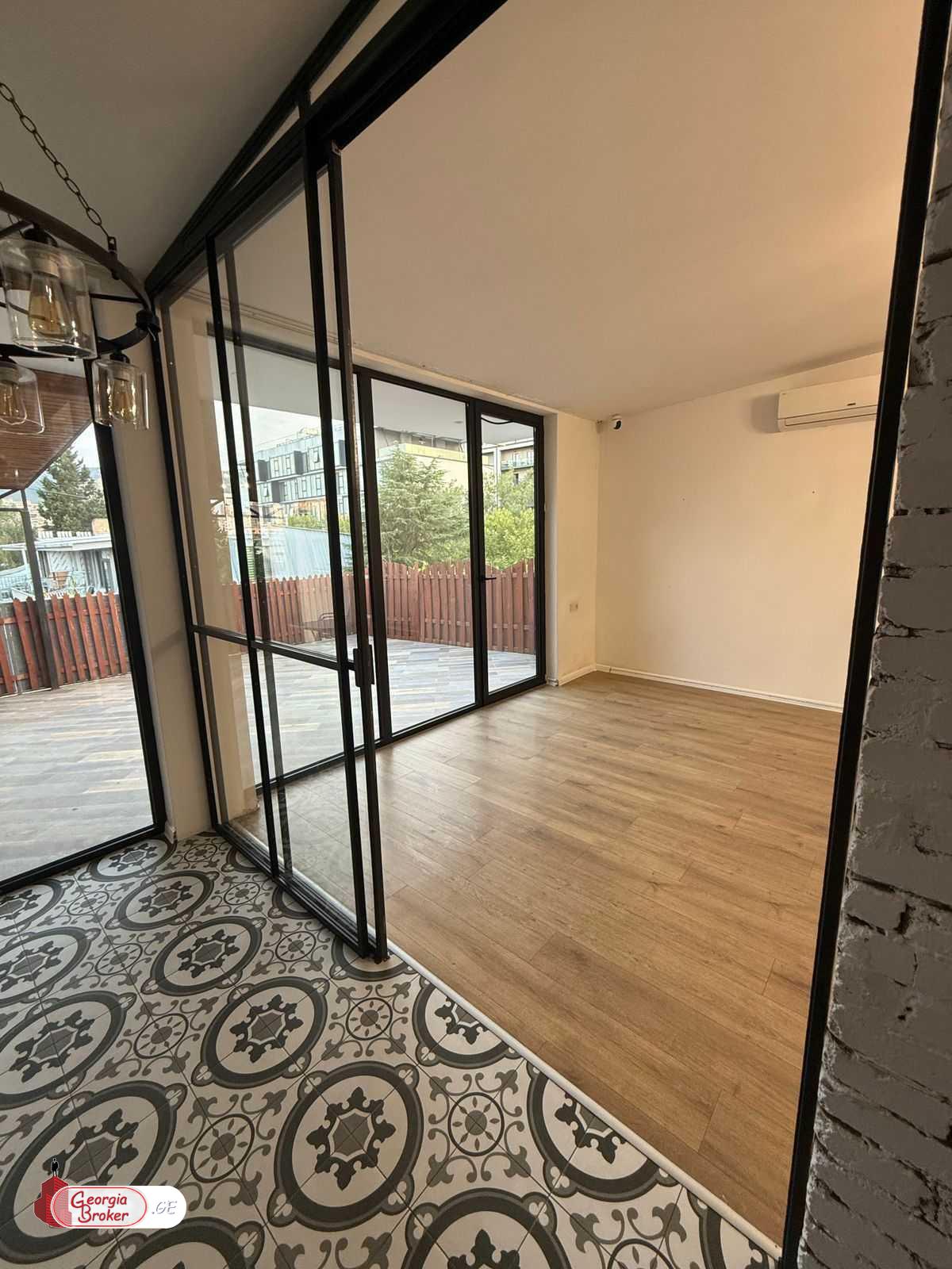 nearly repaired 3-room apartment for sale