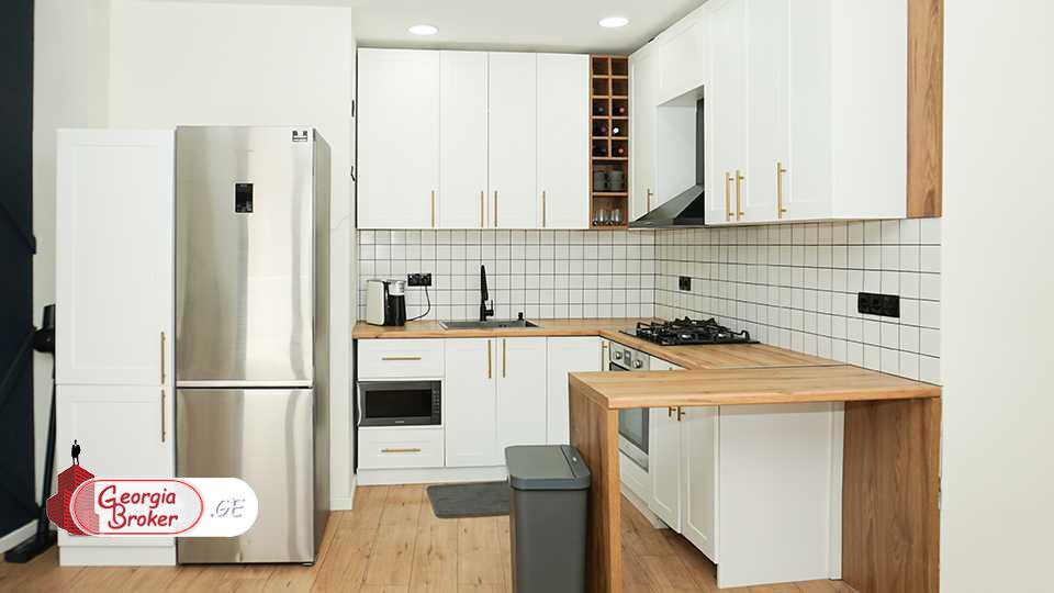 продается квартира с новым ремонтом 3-комнаты