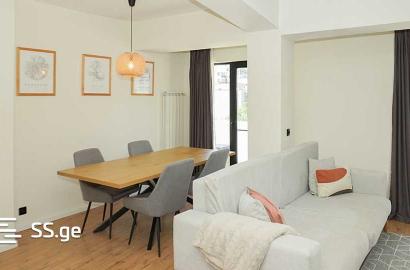 продается квартира с новым ремонтом 3-комнаты