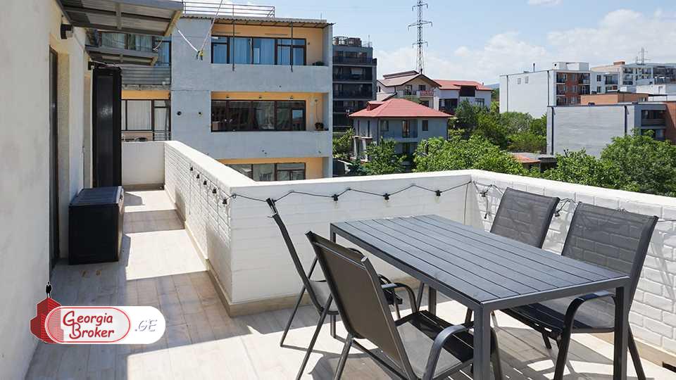 продается квартира с новым ремонтом 3-комнаты