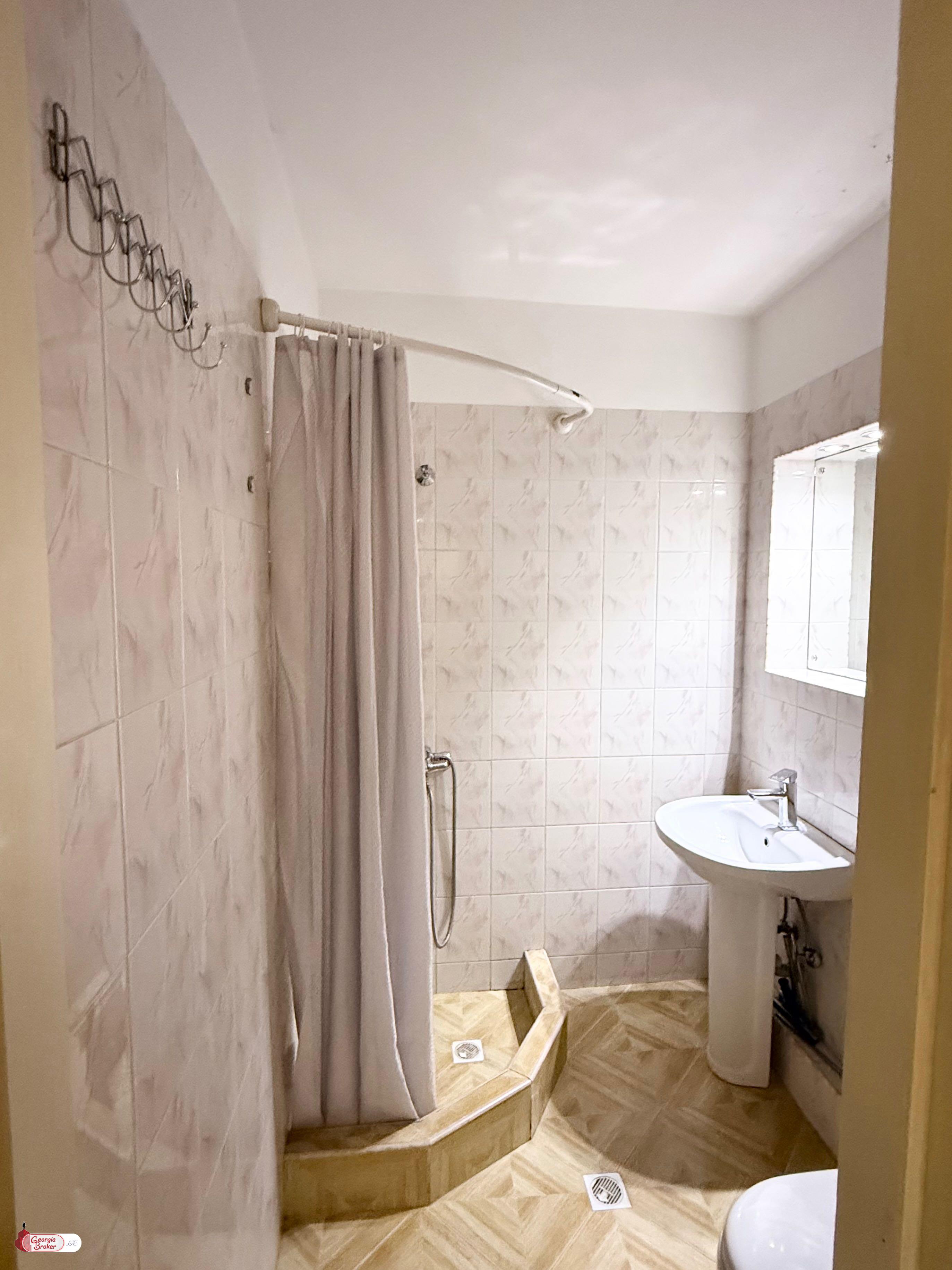 продается квартира с новым ремонтом 2-комнаты