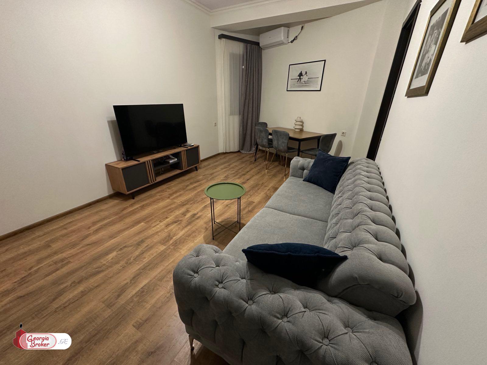 იყიდება ახალი გარემონტებული 2 ოთახიანი ბინა