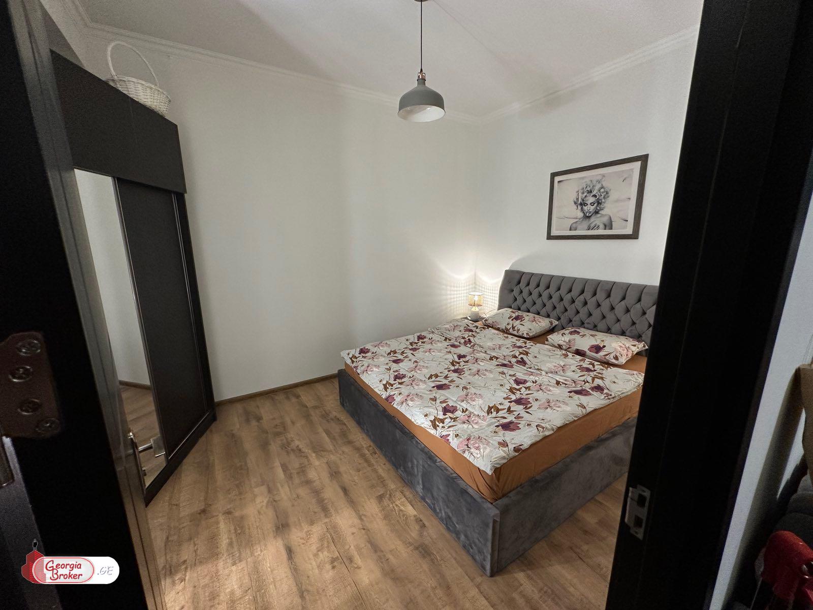 იყიდება ახალი გარემონტებული 2 ოთახიანი ბინა