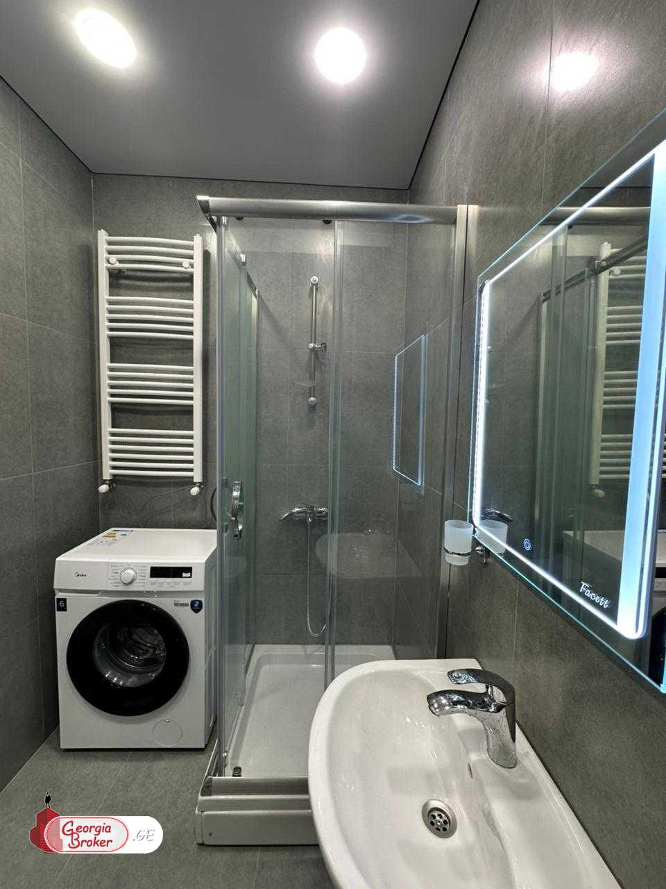 იყიდება ახალი გარემონტებული 2 ოთახიანი ბინა