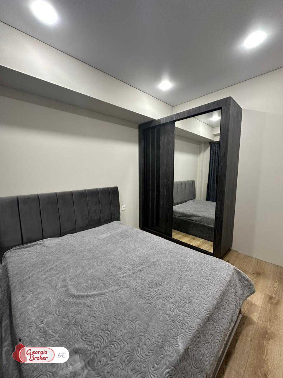 იყიდება ახალი გარემონტებული 2 ოთახიანი ბინა