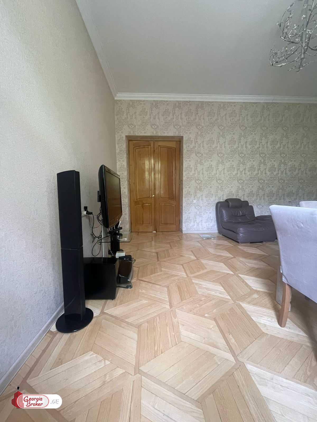 nearly repaired 3-room apartment for sale