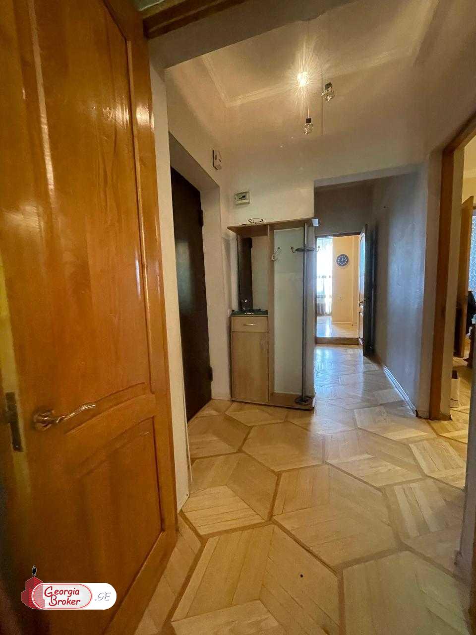 nearly repaired 3-room apartment for sale