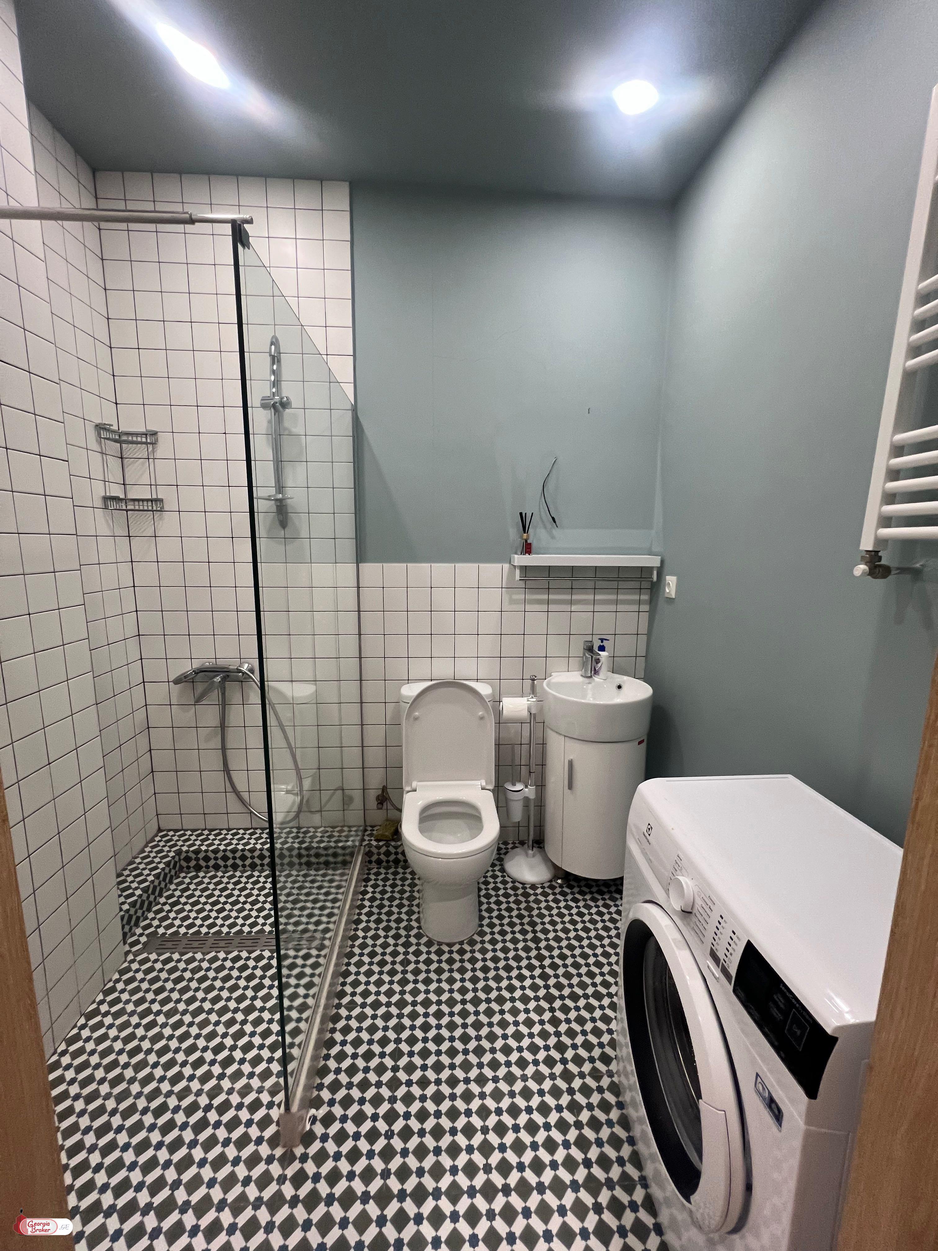 იყიდება ახალი გარემონტებული 2 ოთახიანი ბინა