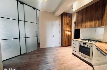 იყიდება ახალი გარემონტებული 2 ოთახიანი ბინა