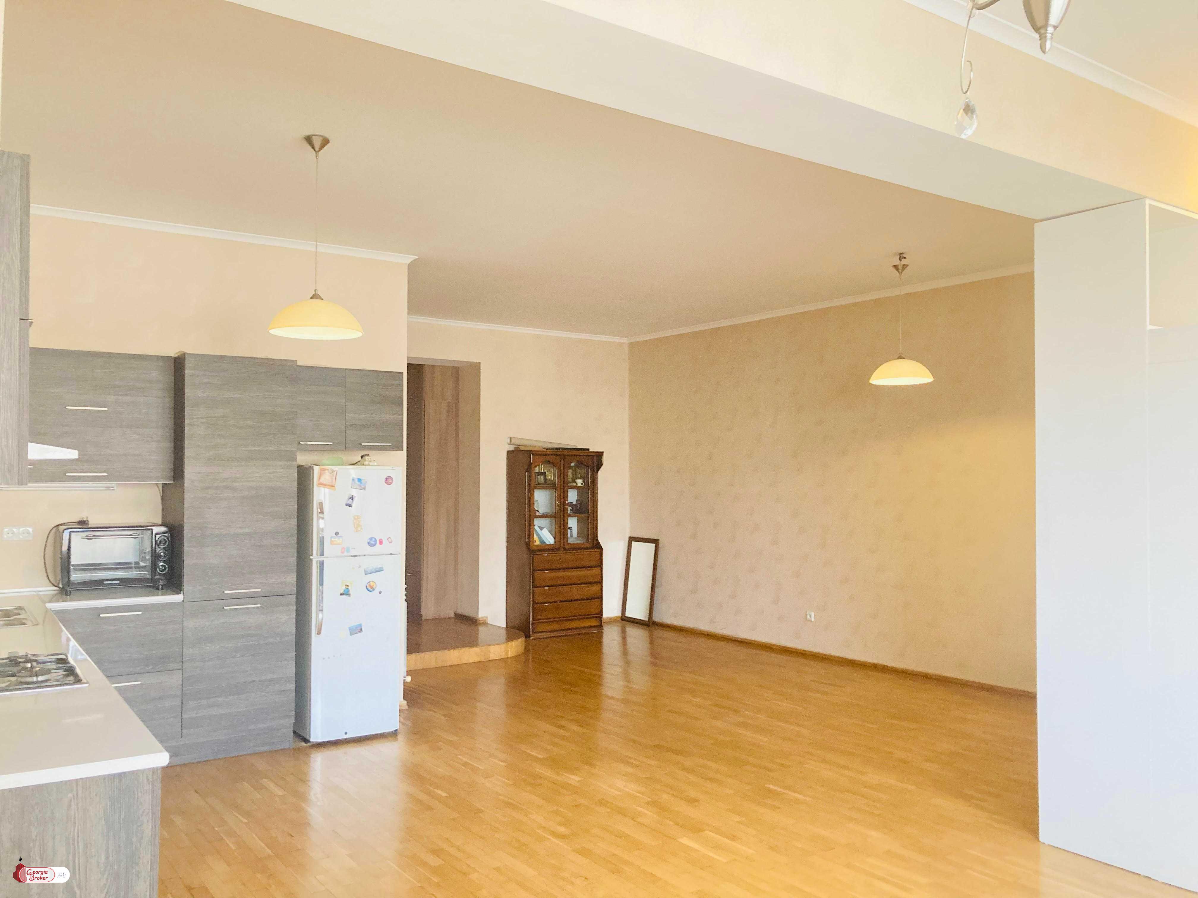 nearly repaired 2-room apartment for sale