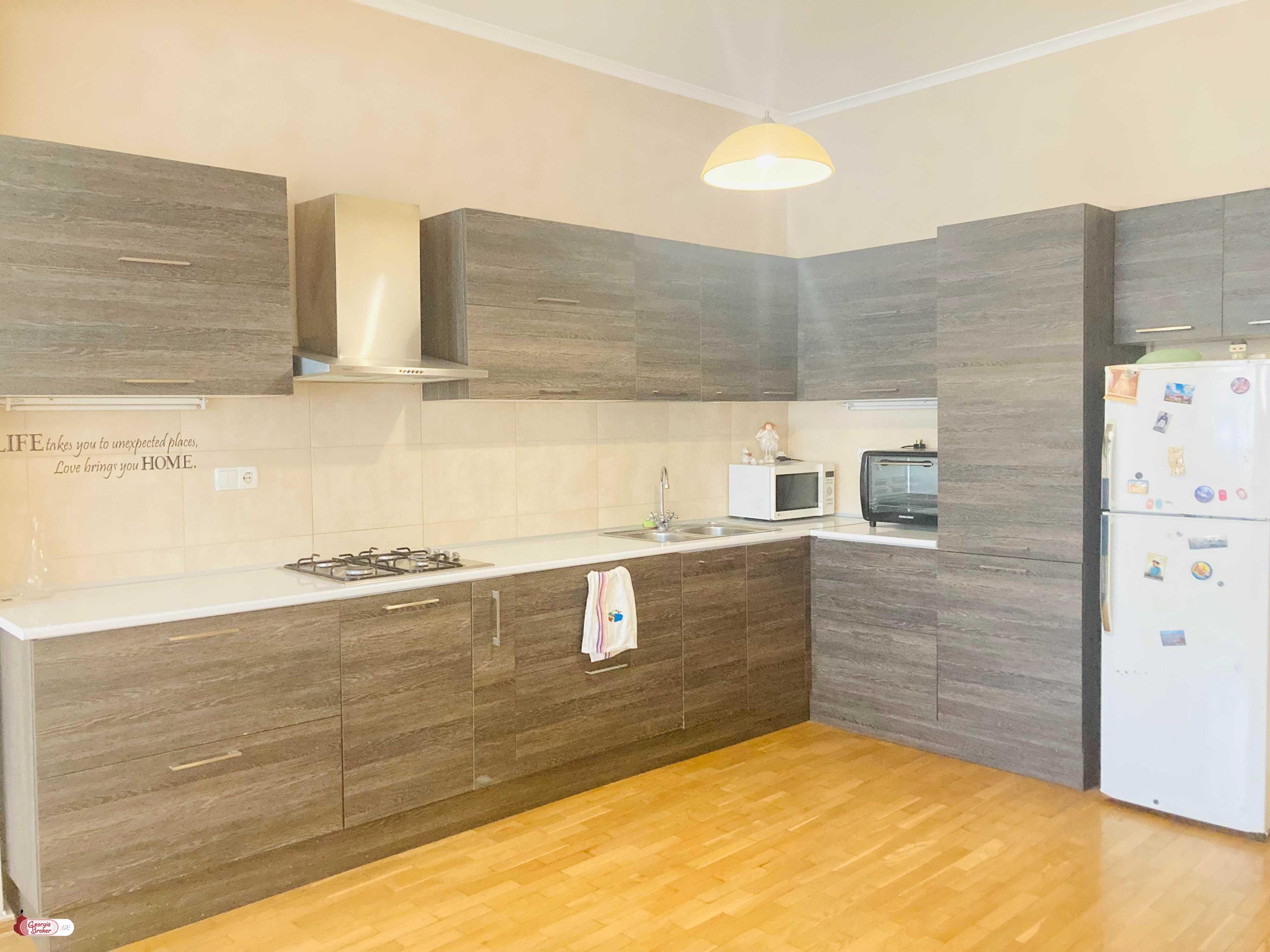 nearly repaired 2-room apartment for sale