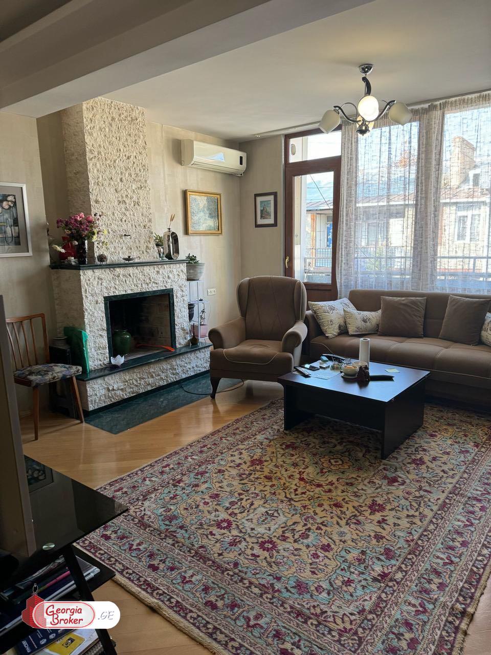 იყიდება ახალი გარემონტებული 4 ოთახიანი ბინა