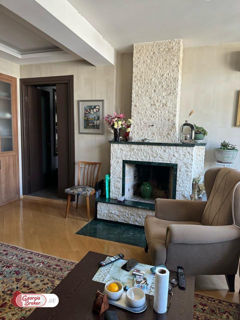 იყიდება ახალი გარემონტებული 4 ოთახიანი ბინა