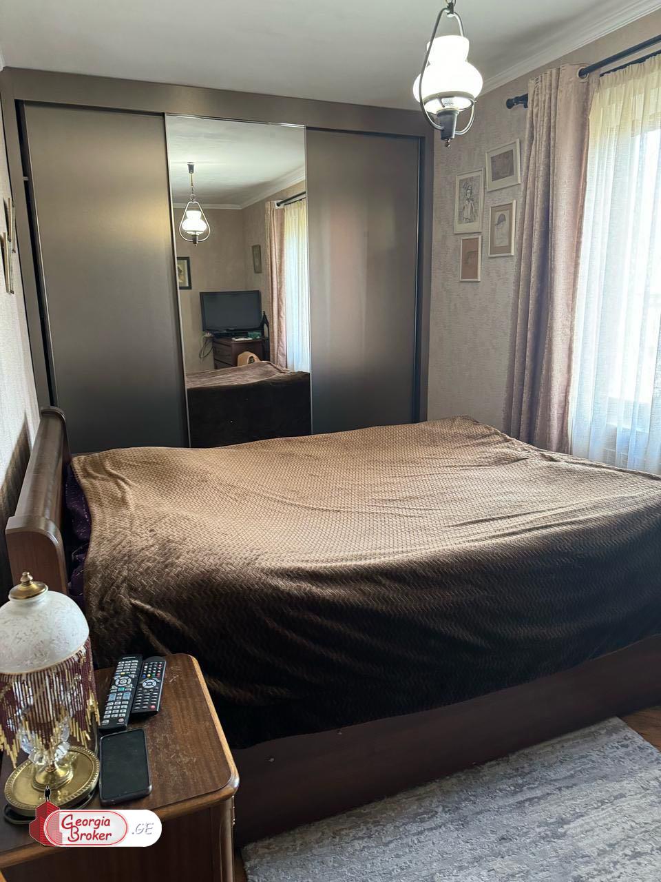 იყიდება ახალი გარემონტებული 4 ოთახიანი ბინა