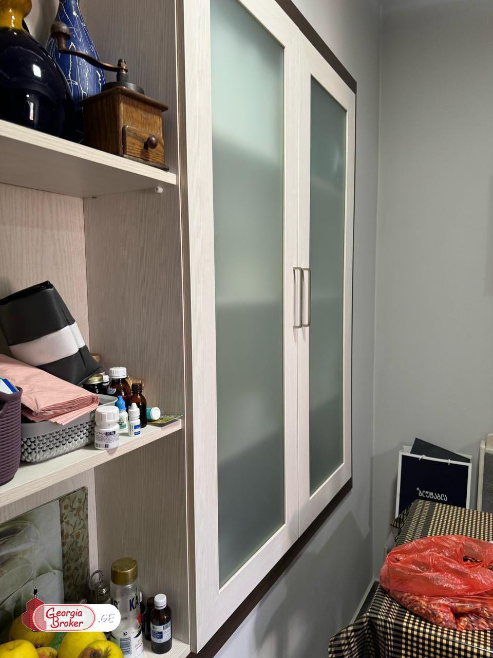 იყიდება ახალი გარემონტებული 4 ოთახიანი ბინა