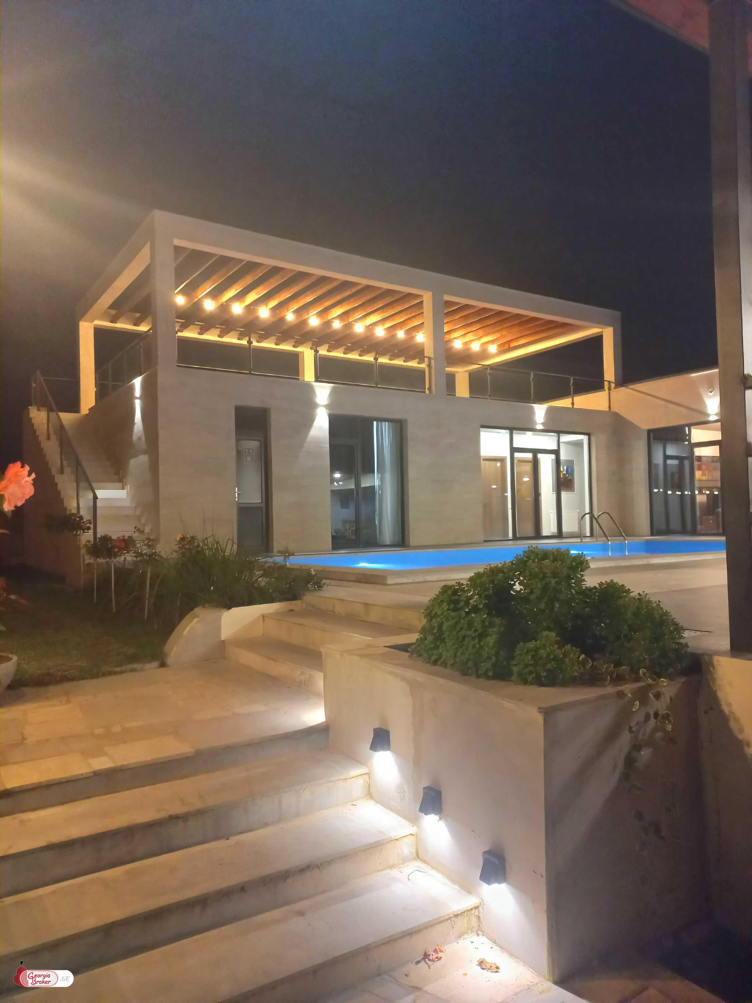 продается дом с новым ремонтом 5-комнат