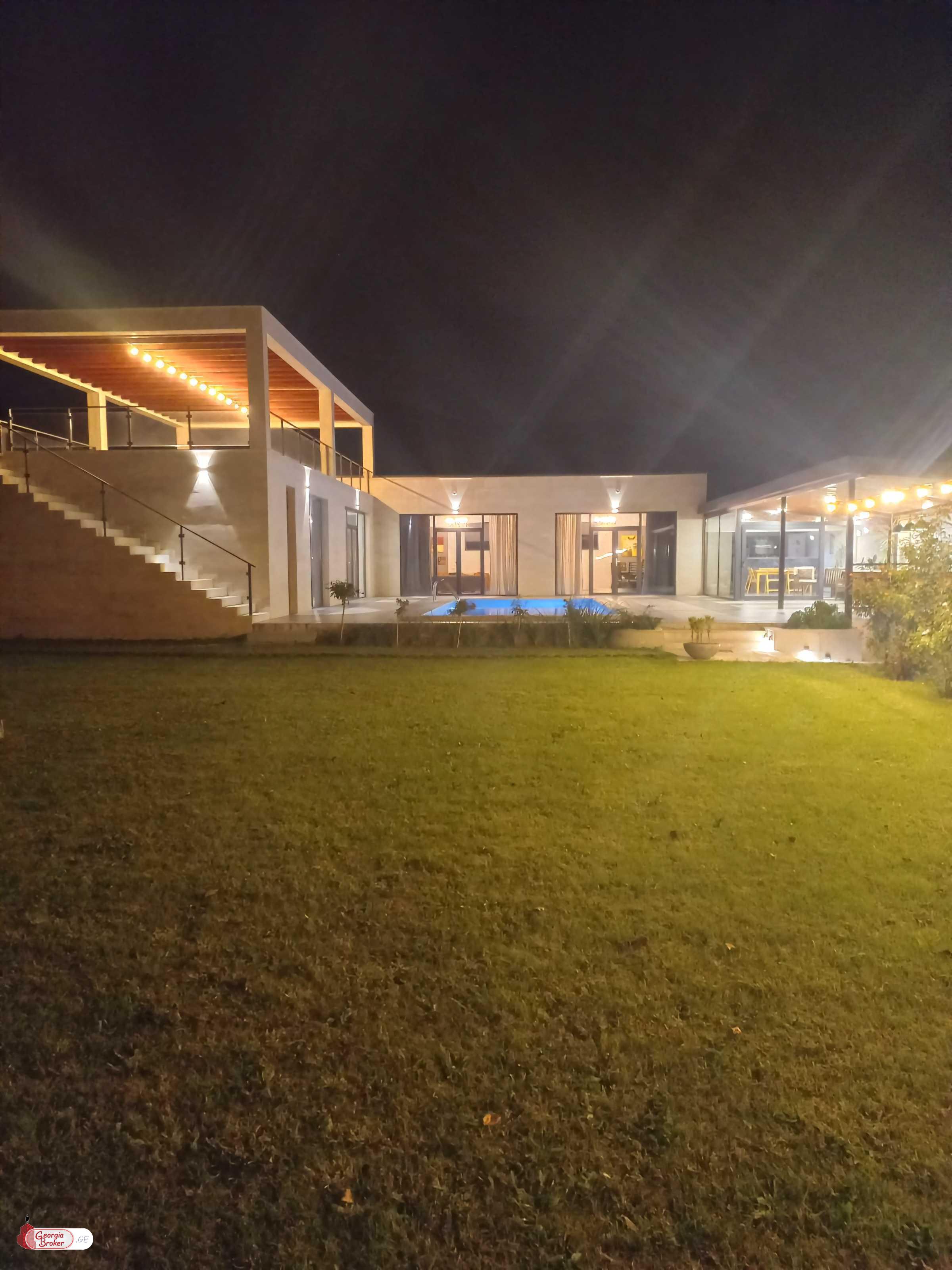 продается дом с новым ремонтом 5-комнат