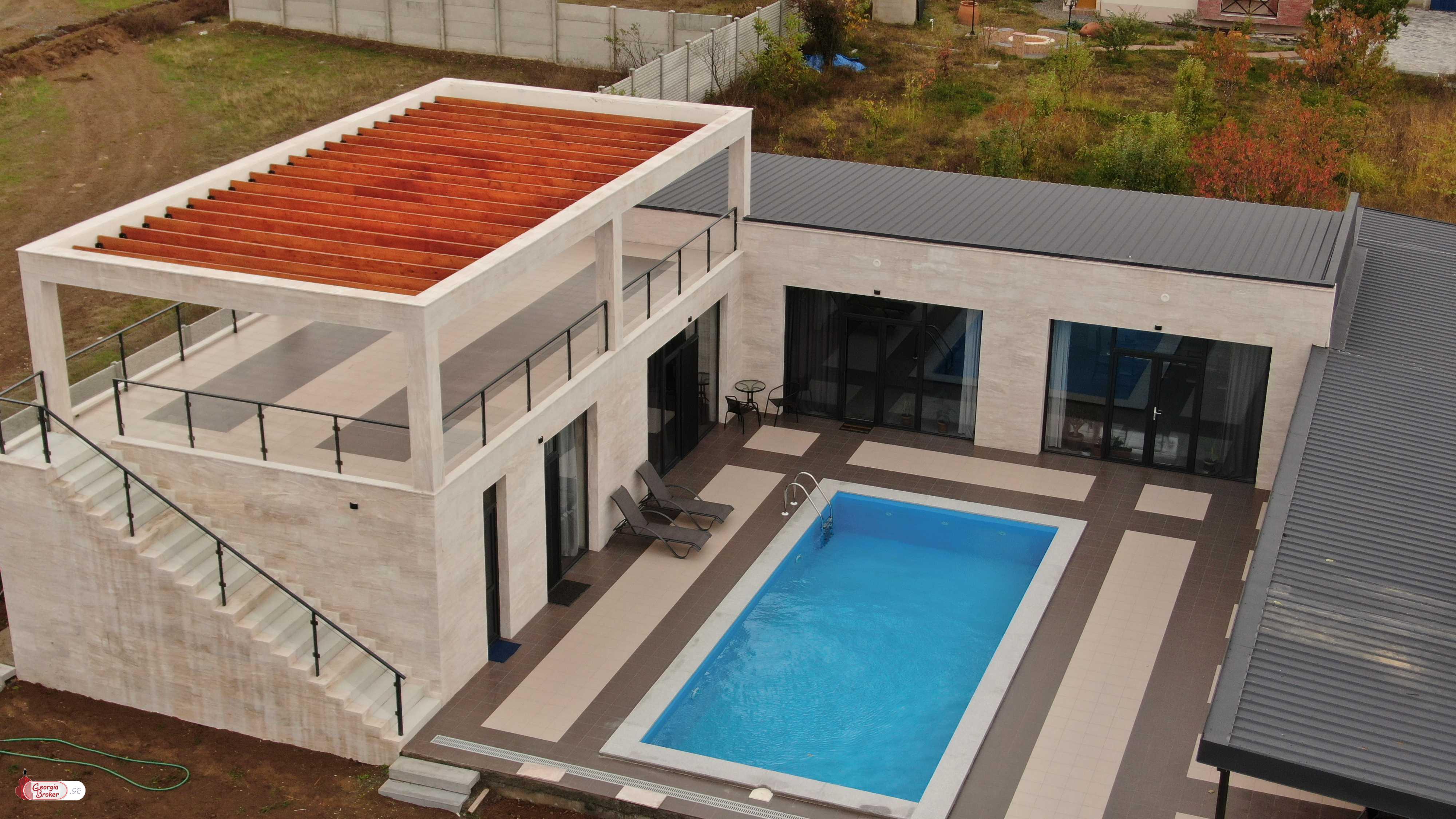 продается дом с новым ремонтом 5-комнат