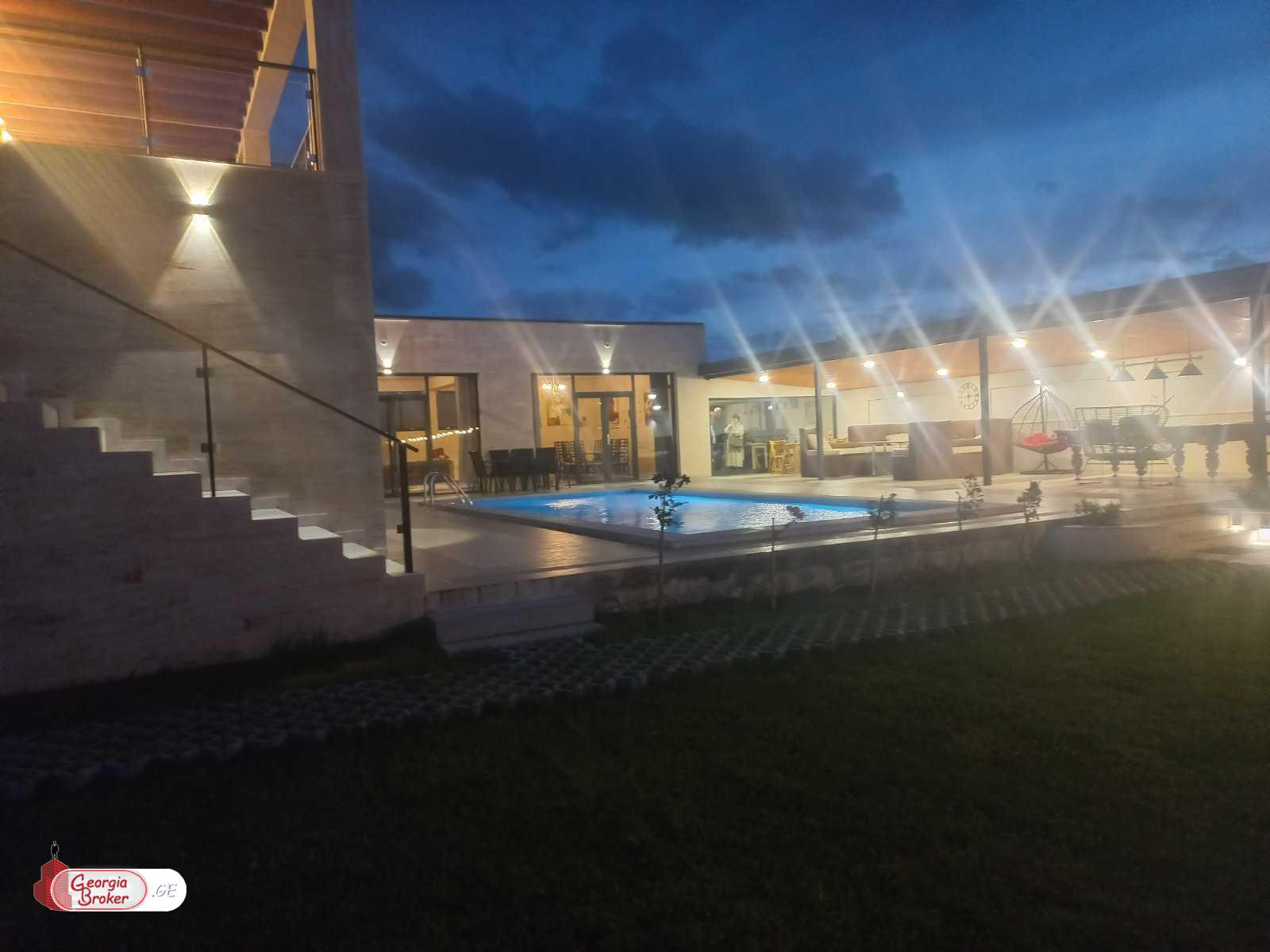 продается дом с новым ремонтом 5-комнат