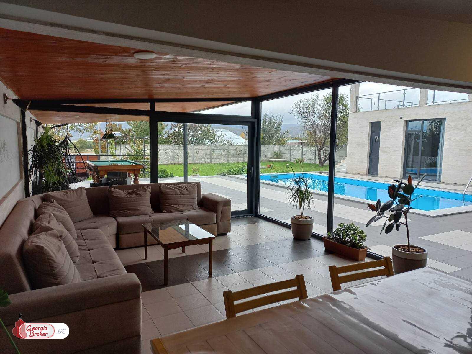 продается дом с новым ремонтом 5-комнат