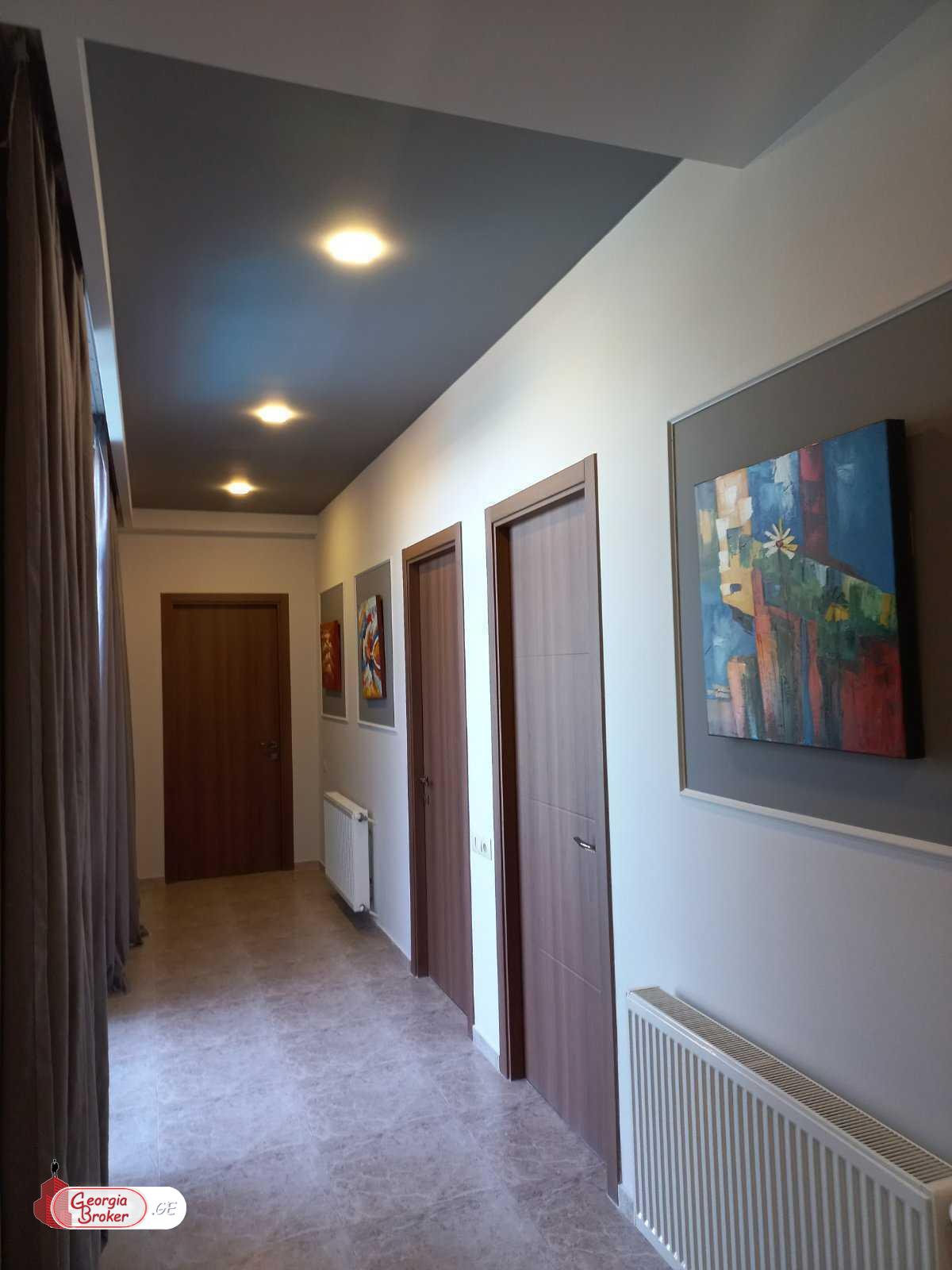 продается дом с новым ремонтом 5-комнат