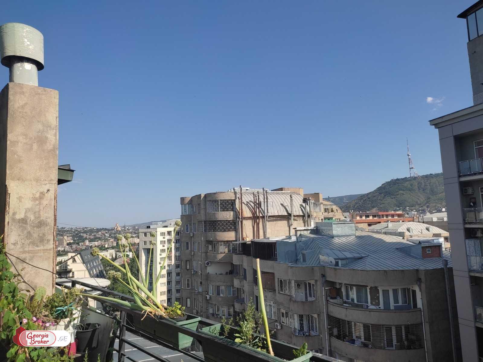 продается квартира с новым ремонтом 5-комнат