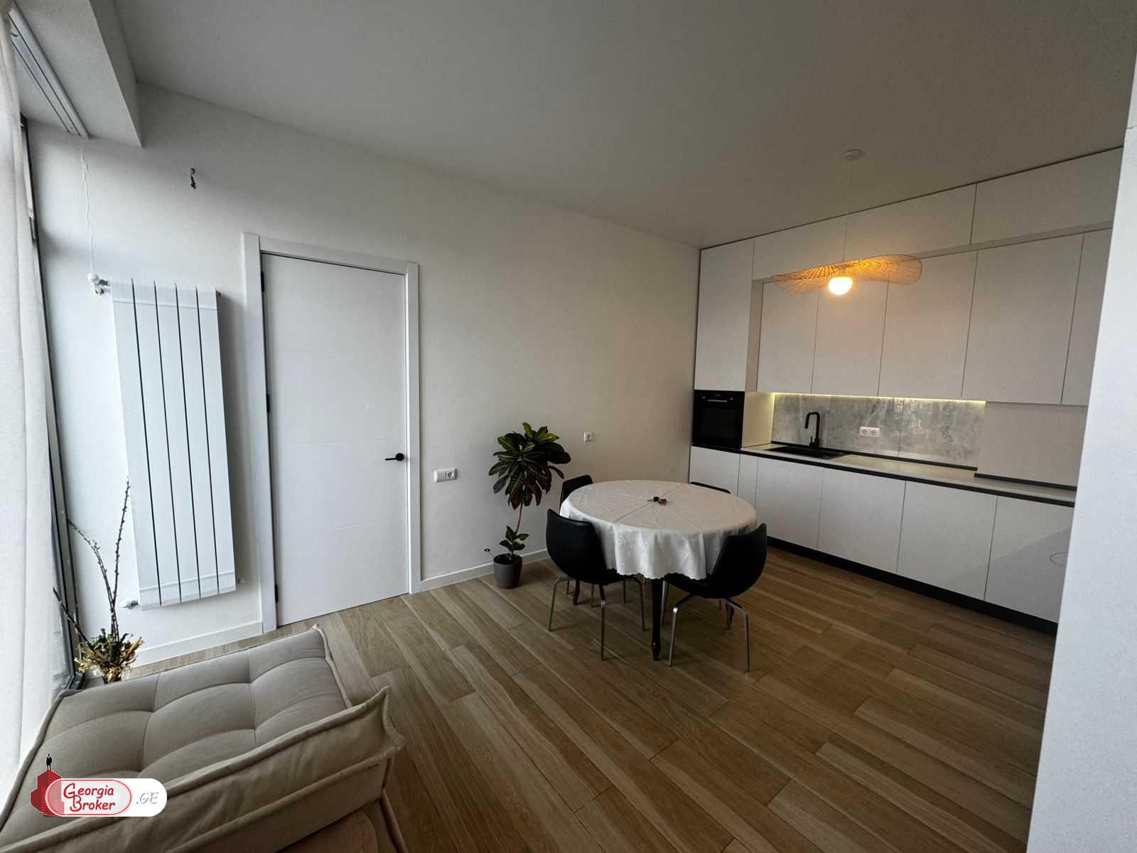 იყიდება ახალი გარემონტებული 2 ოთახიანი ბინა