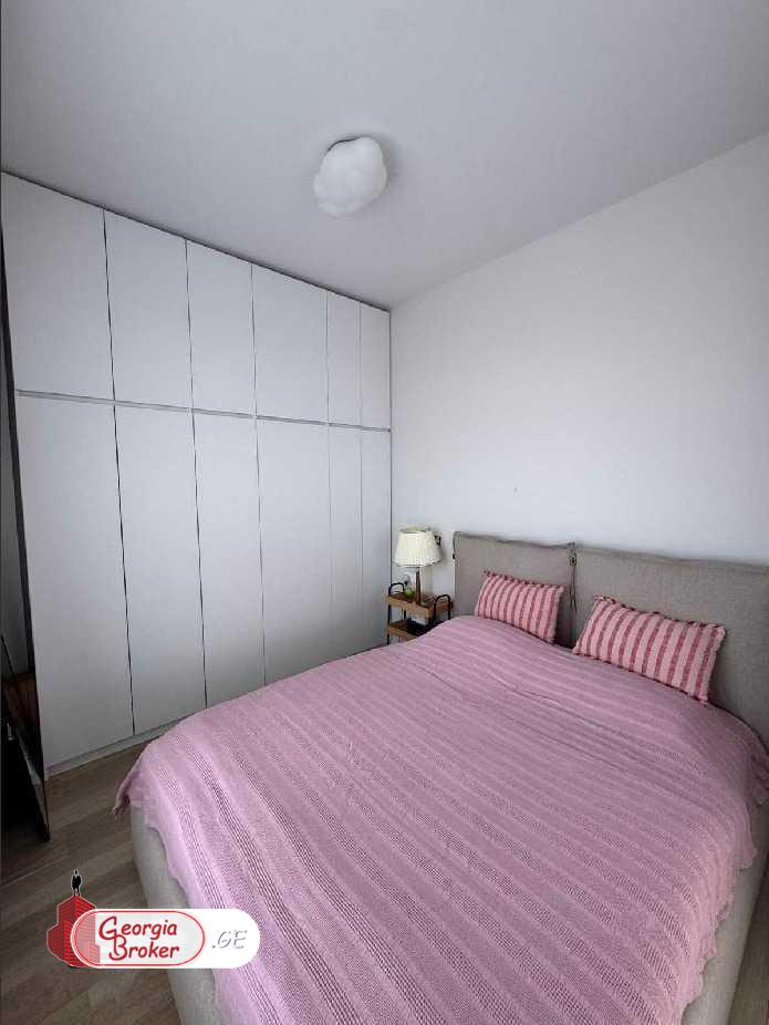 იყიდება ახალი გარემონტებული 2 ოთახიანი ბინა