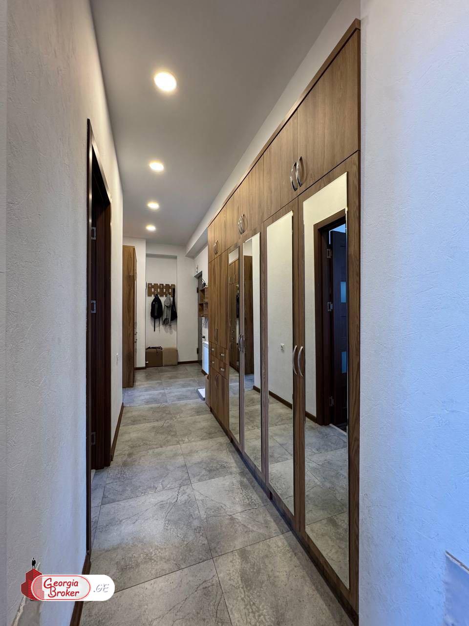 იყიდება ახალი გარემონტებული 3 ოთახიანი ბინა