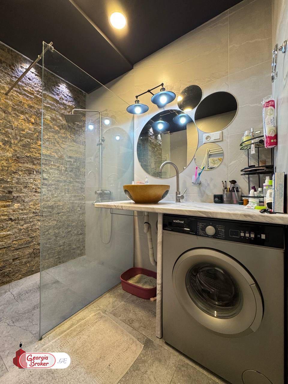იყიდება ახალი გარემონტებული 3 ოთახიანი ბინა