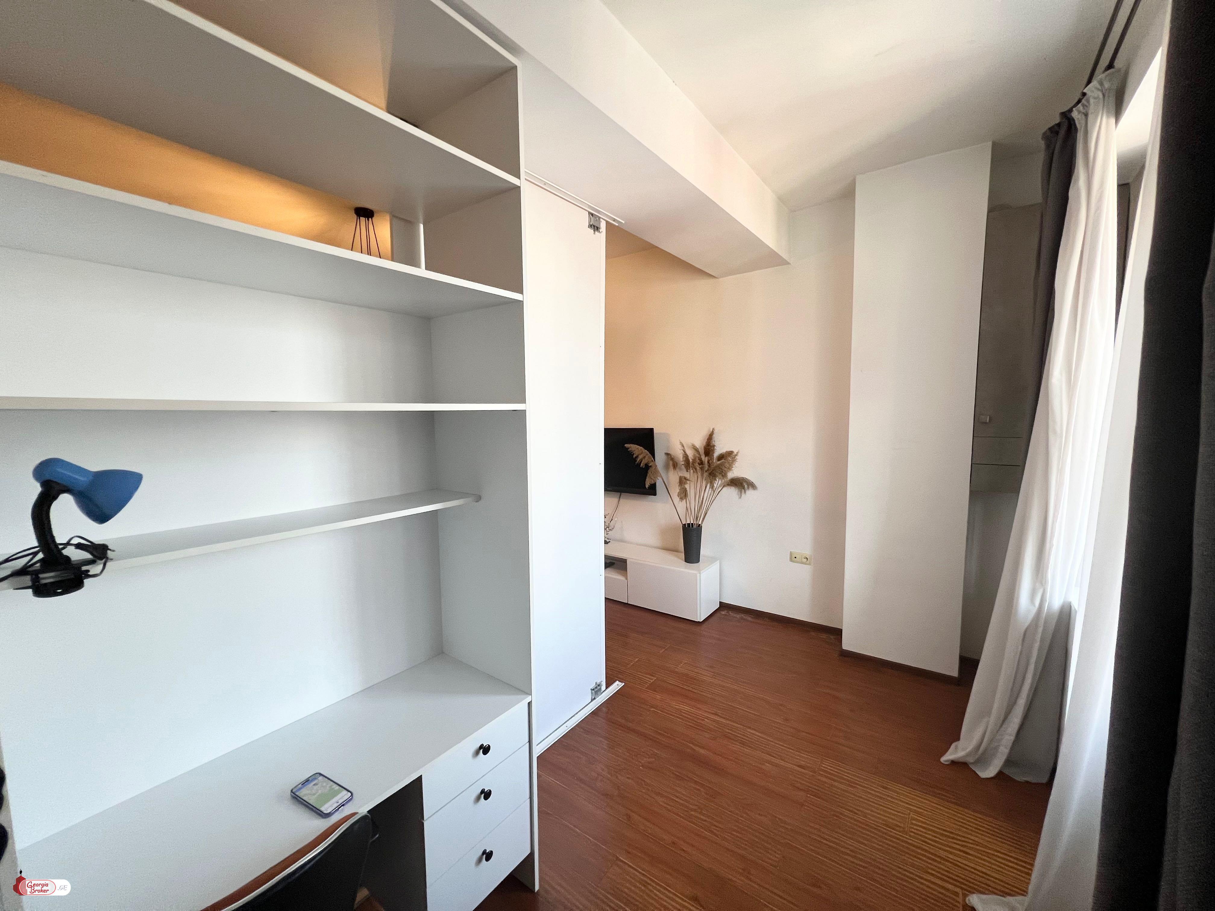 nearly repaired 2-room apartment for sale