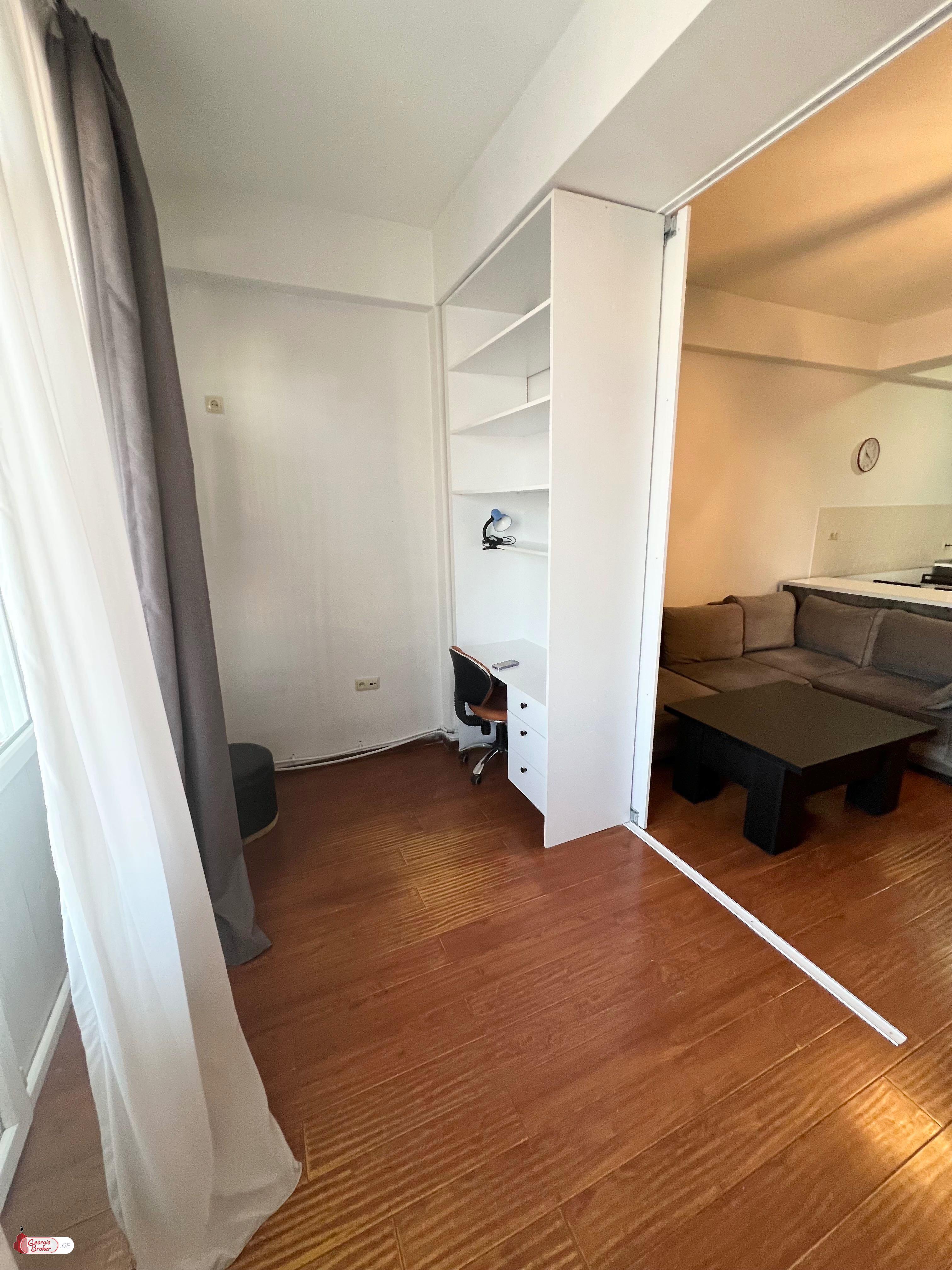 nearly repaired 2-room apartment for sale