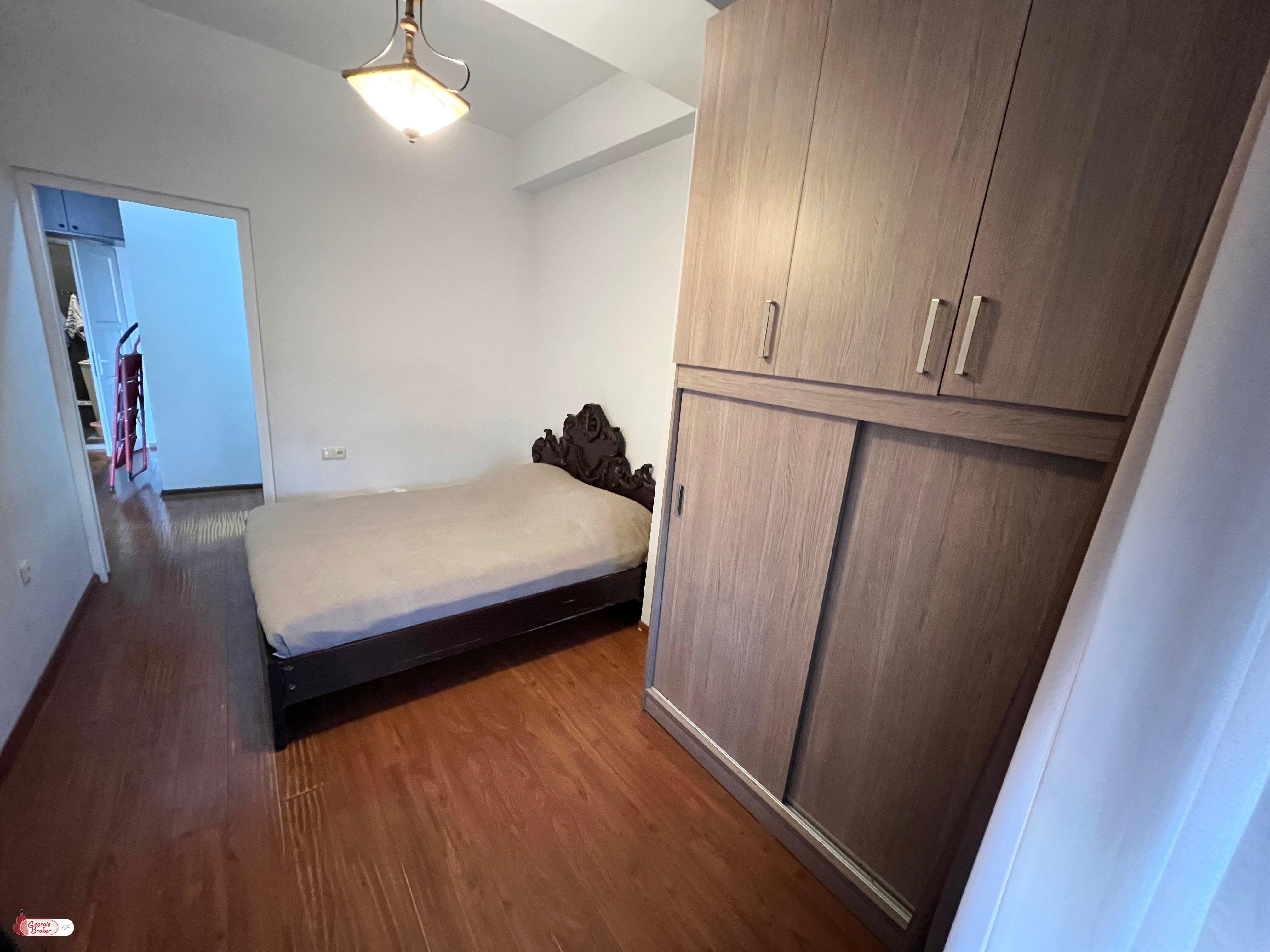 nearly repaired 2-room apartment for sale