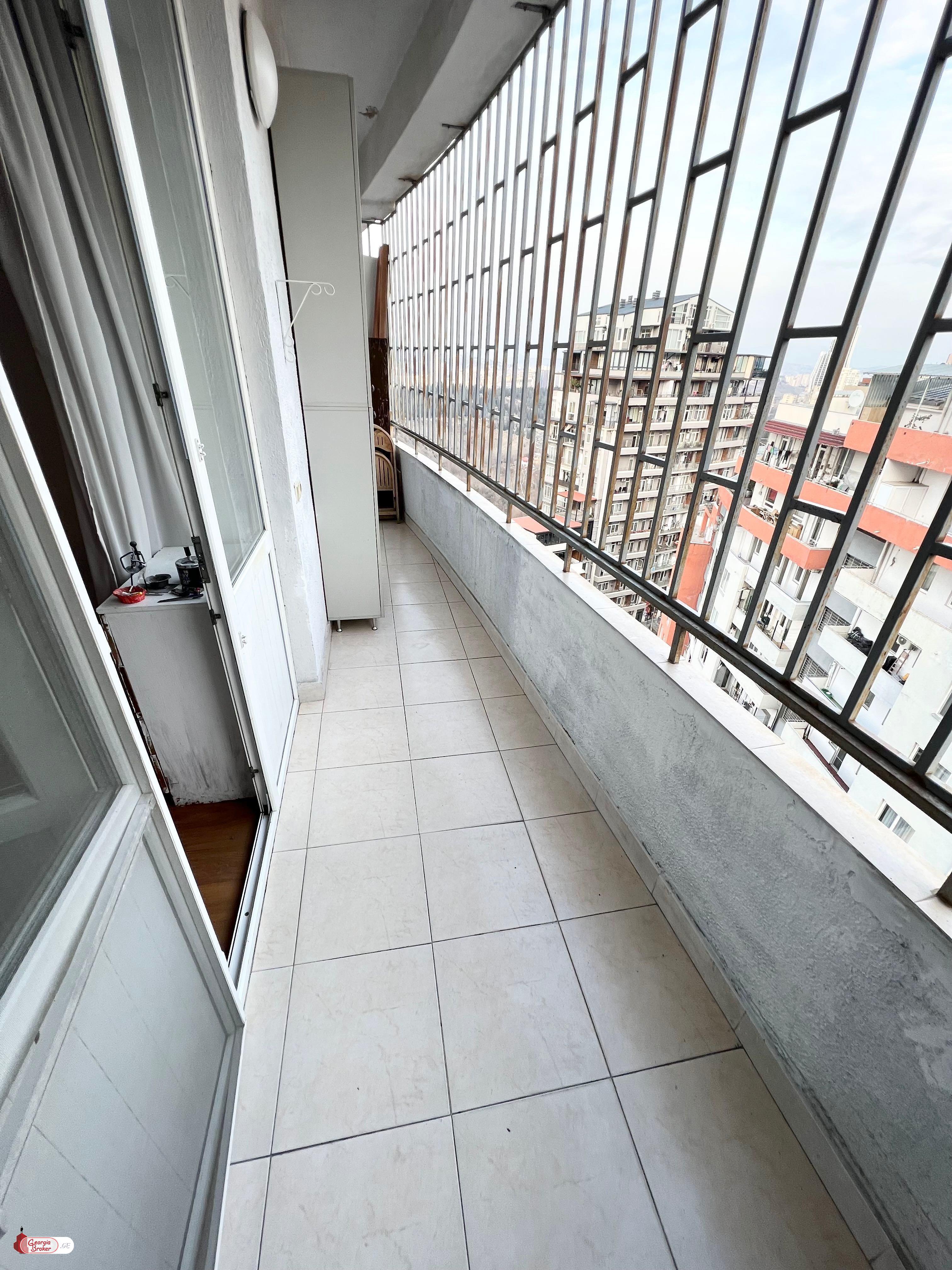 nearly repaired 2-room apartment for sale