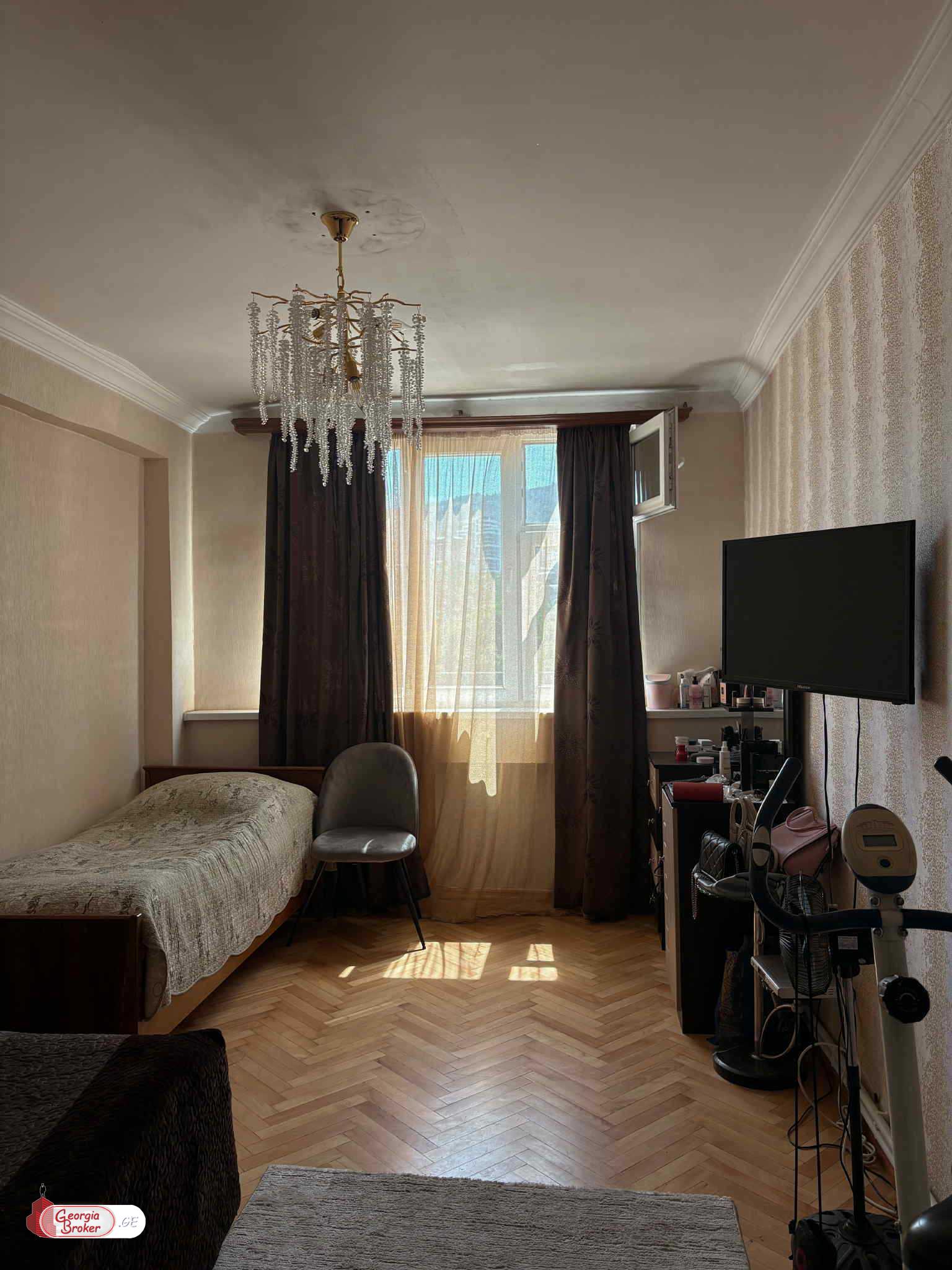 nearly repaired 5-room apartment for sale