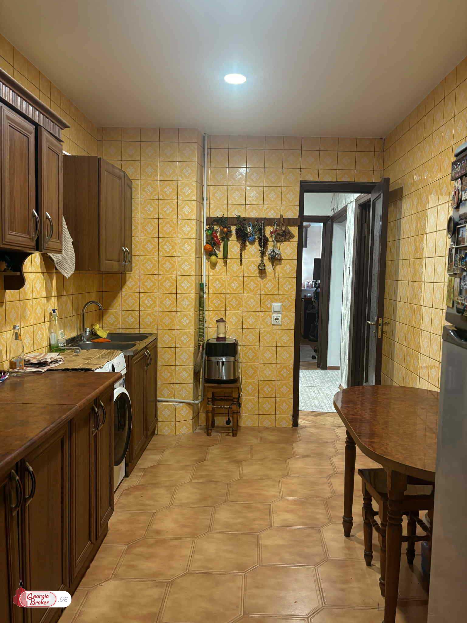 nearly repaired 5-room apartment for sale