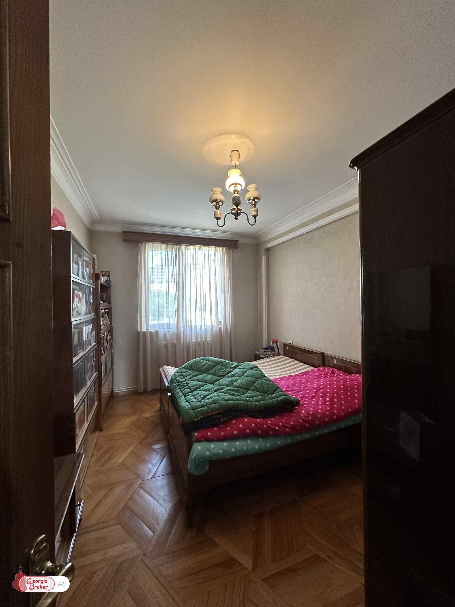 იყიდება ახალი გარემონტებული 3 ოთახიანი ბინა