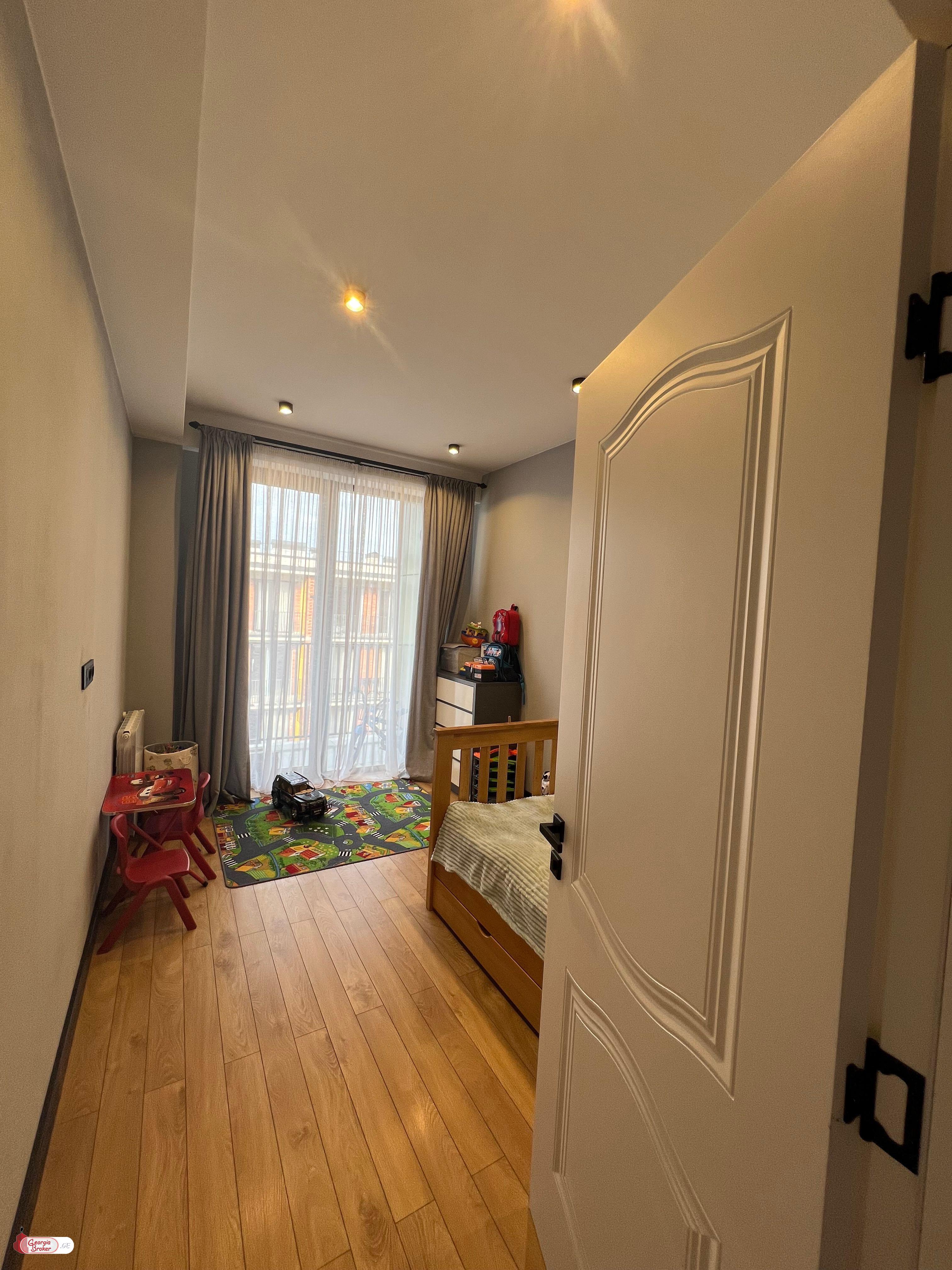 nearly repaired 3-room apartment for sale