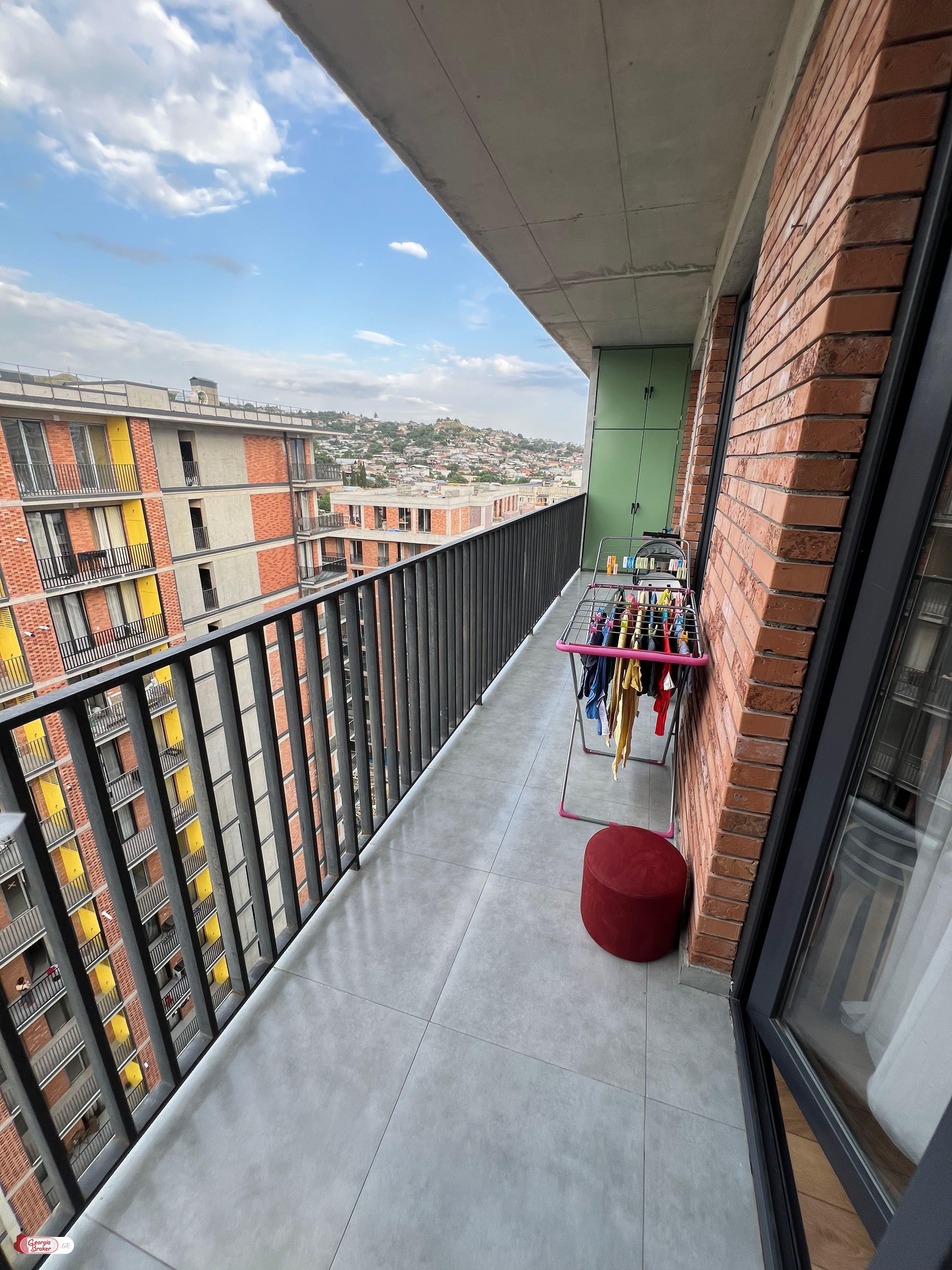 nearly repaired 3-room apartment for sale