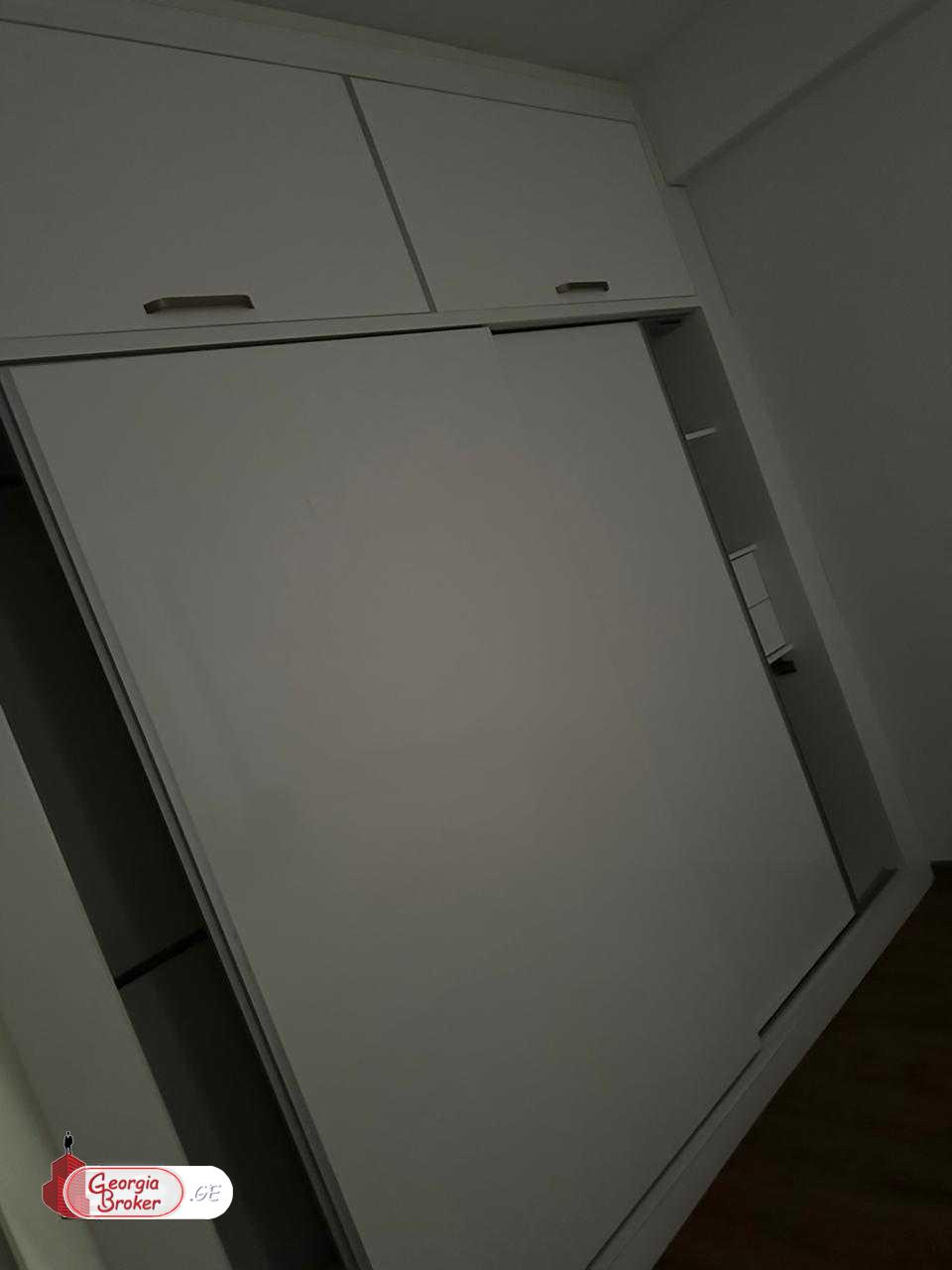 იყიდება ახალი გარემონტებული 4 ოთახიანი ბინა