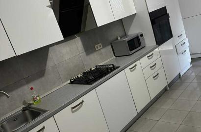 იყიდება ახალი გარემონტებული 4 ოთახიანი ბინა