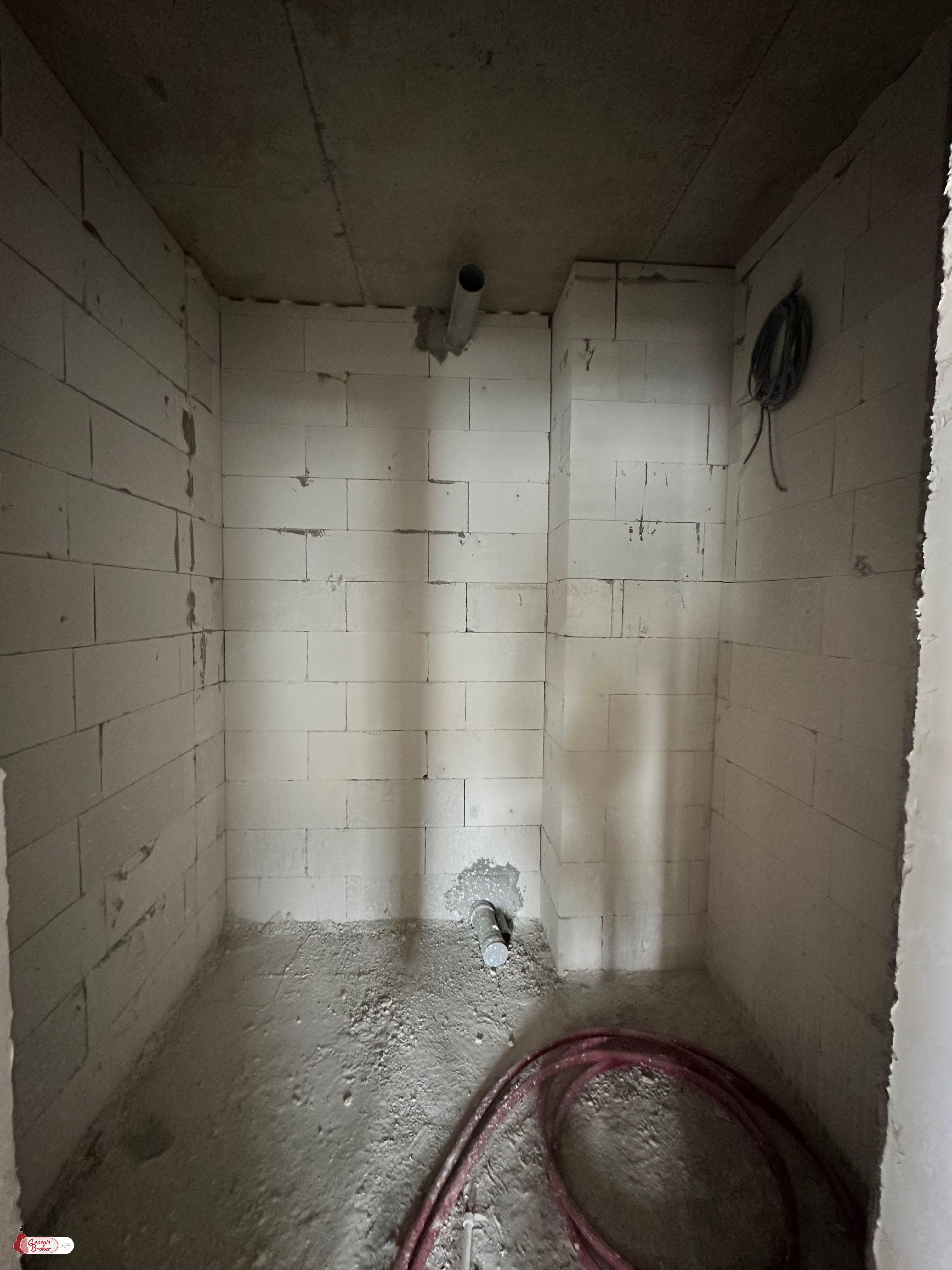 продается квартира с новым ремонтом 3-комнаты