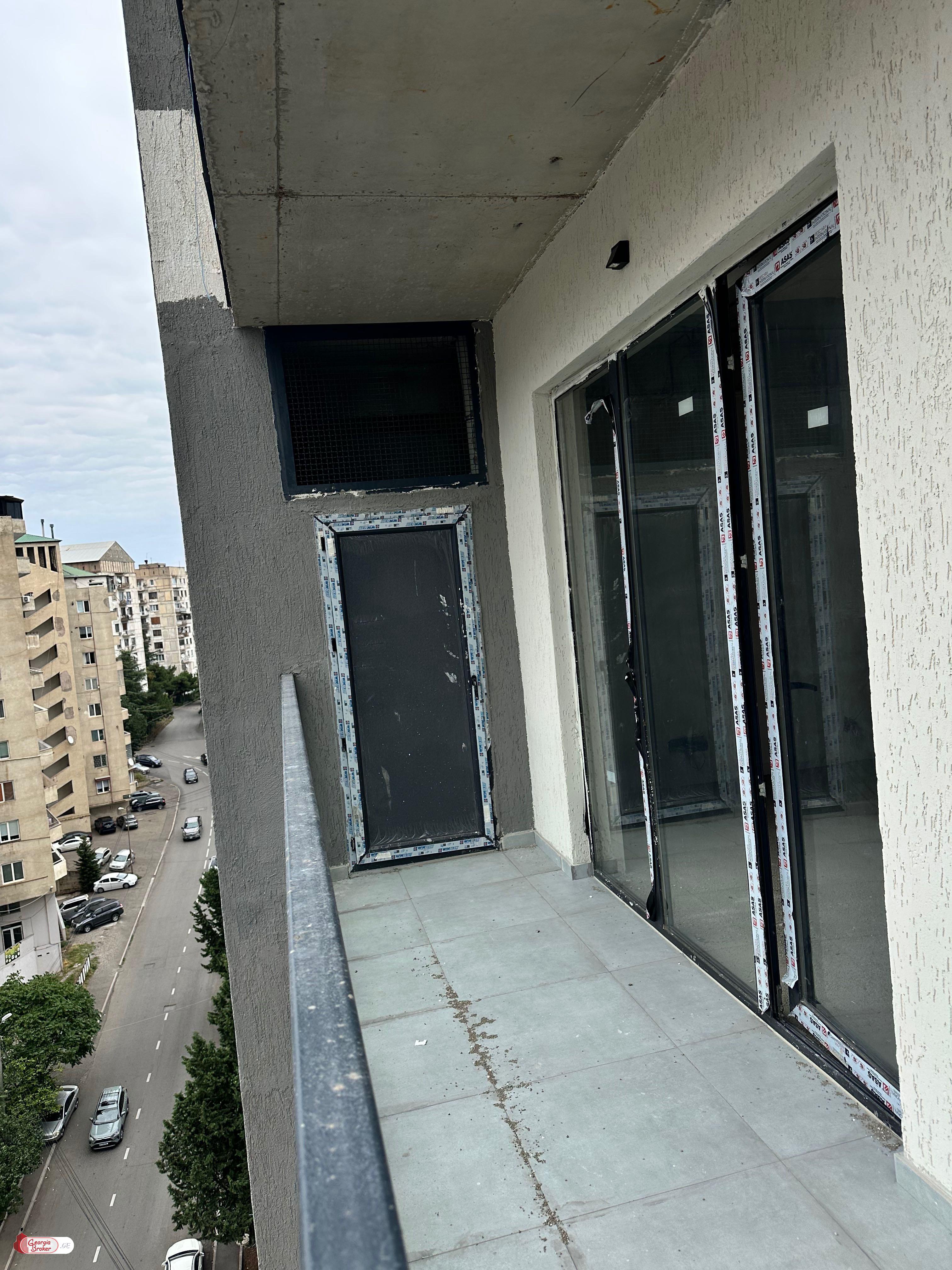 продается квартира с новым ремонтом 3-комнаты