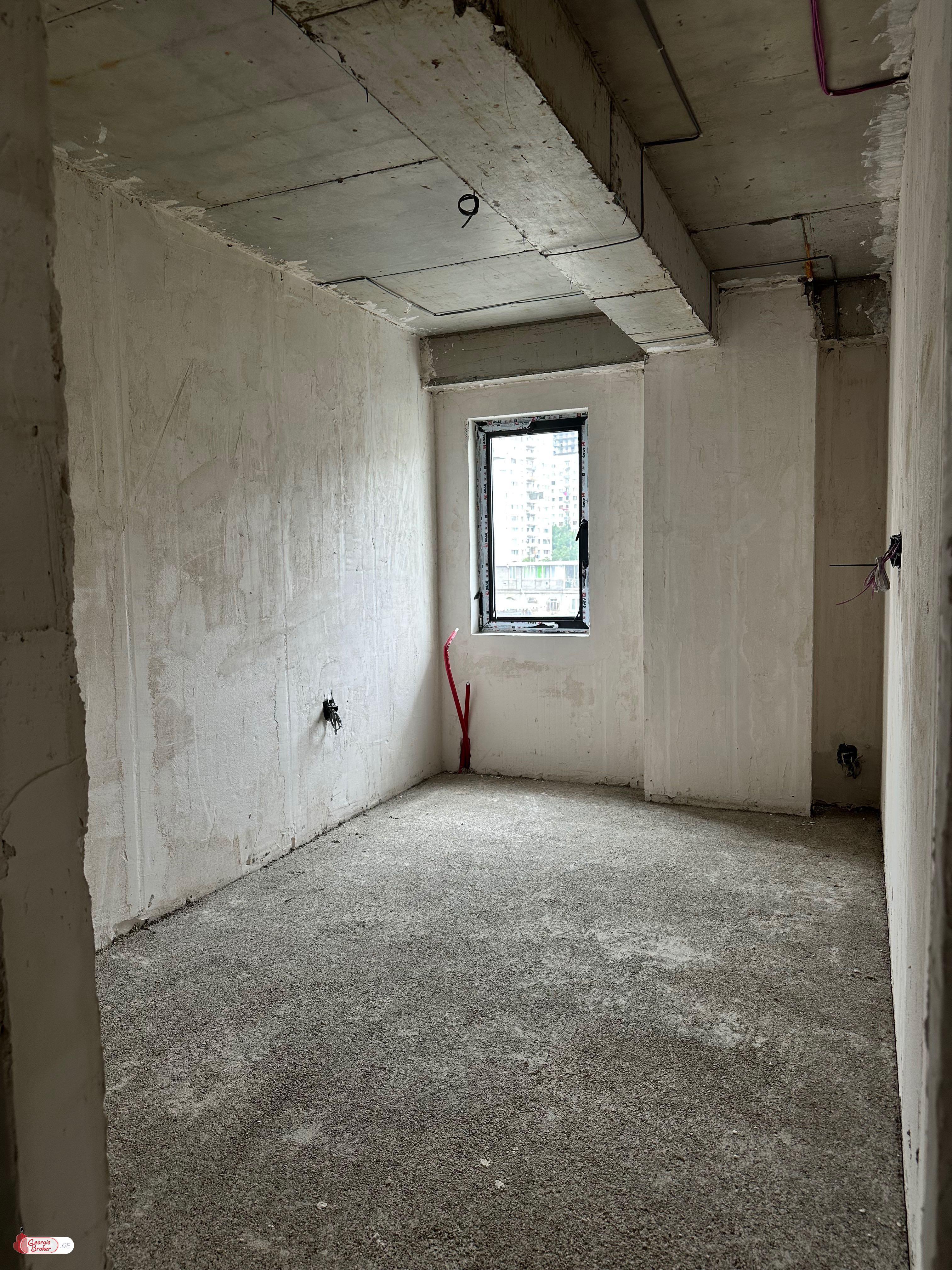 продается квартира с новым ремонтом 3-комнаты