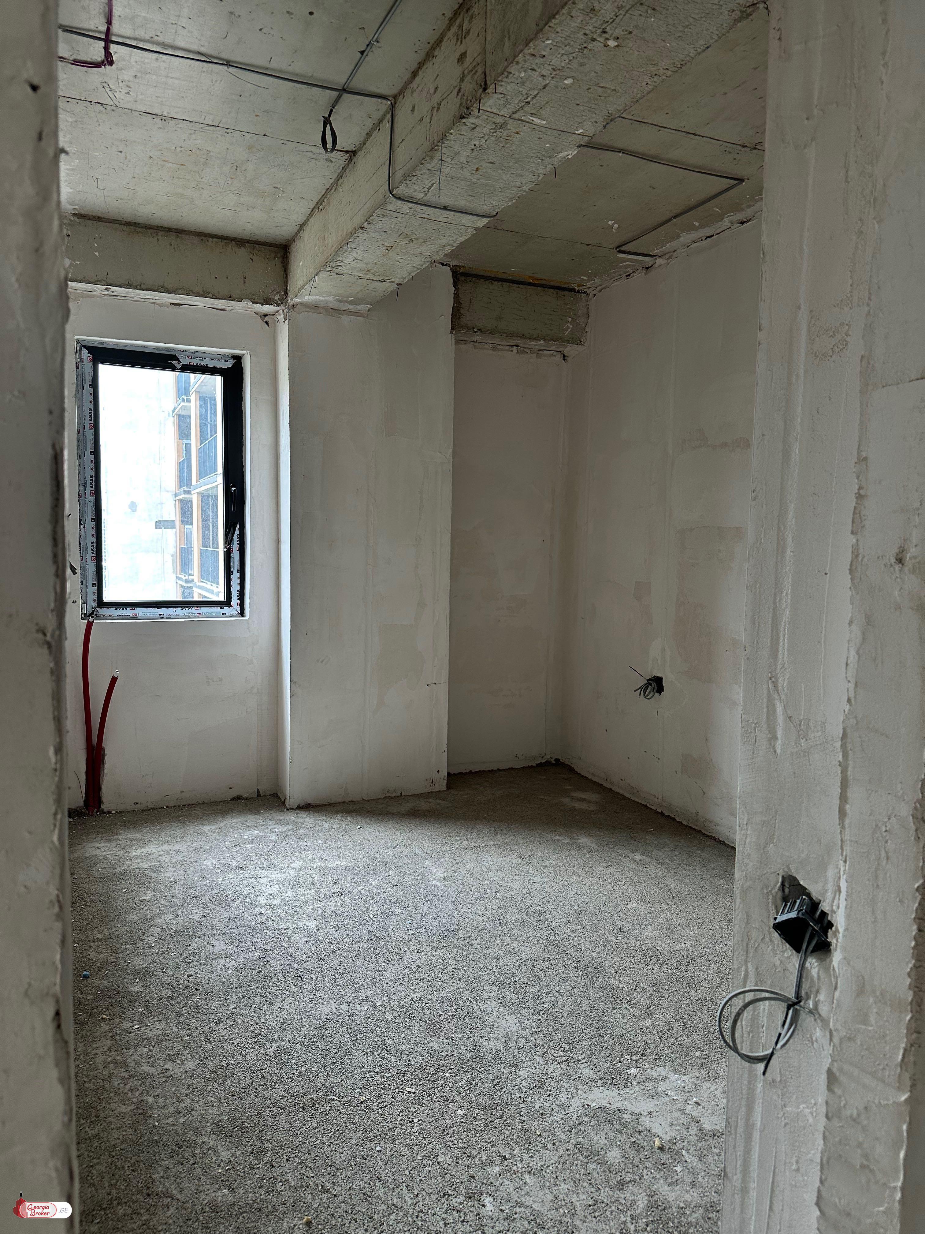 продается квартира с новым ремонтом 3-комнаты